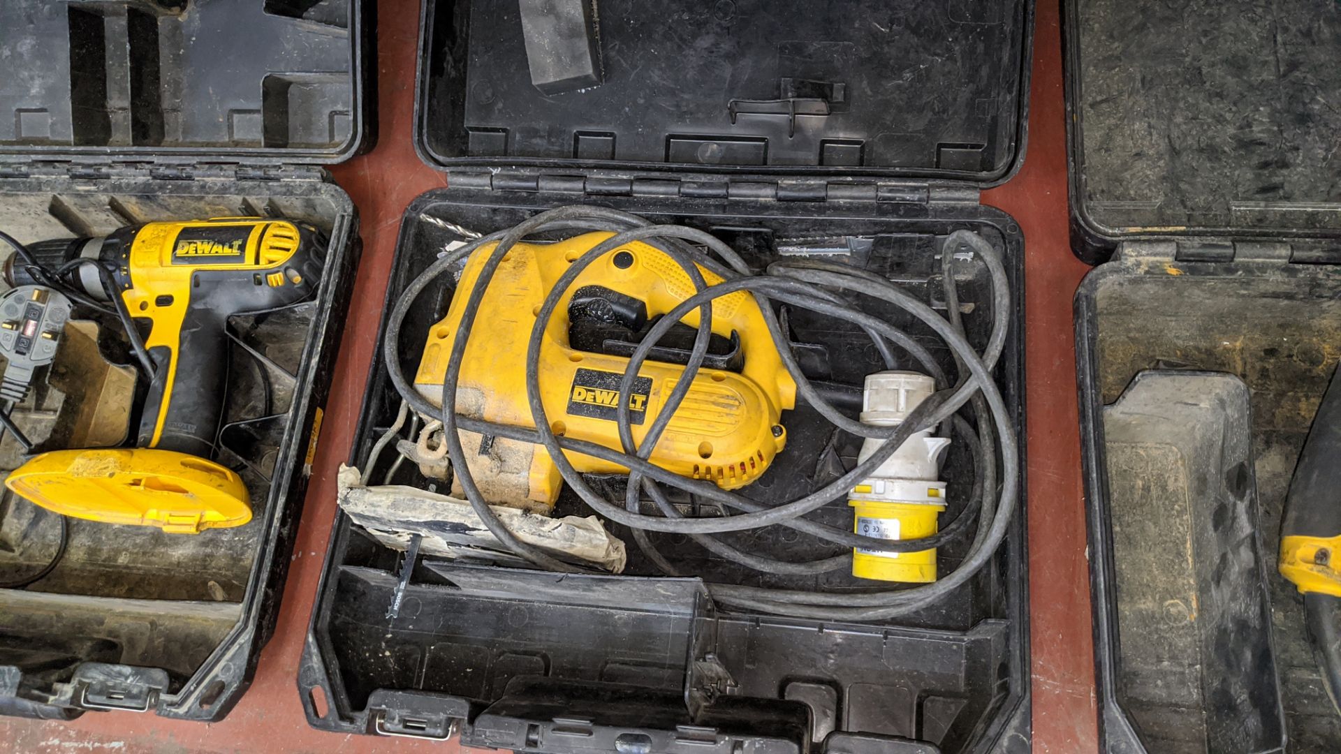 Contents of a shelf of power tools & other items comprising small all-in-one compressor, 3 - Image 6 of 12