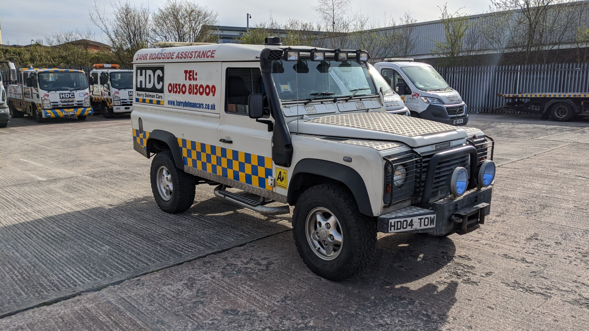 HD04 TOW Land Rover Defender 110 TDS Light 4x4 Utility, 2495cc diesel engine. Colour: White. First - Image 2 of 19