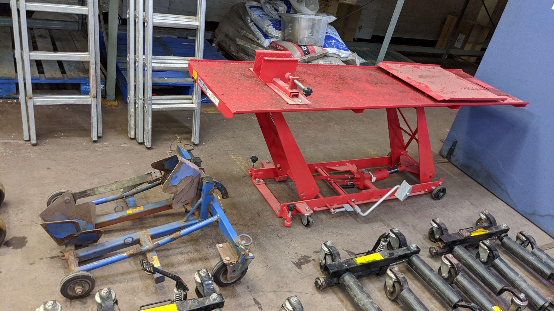 Motorbike lifting platform, 1000lb/454kg capacity plus wheel clamp trolley. Lots 22 - 53 are all - Image 6 of 6