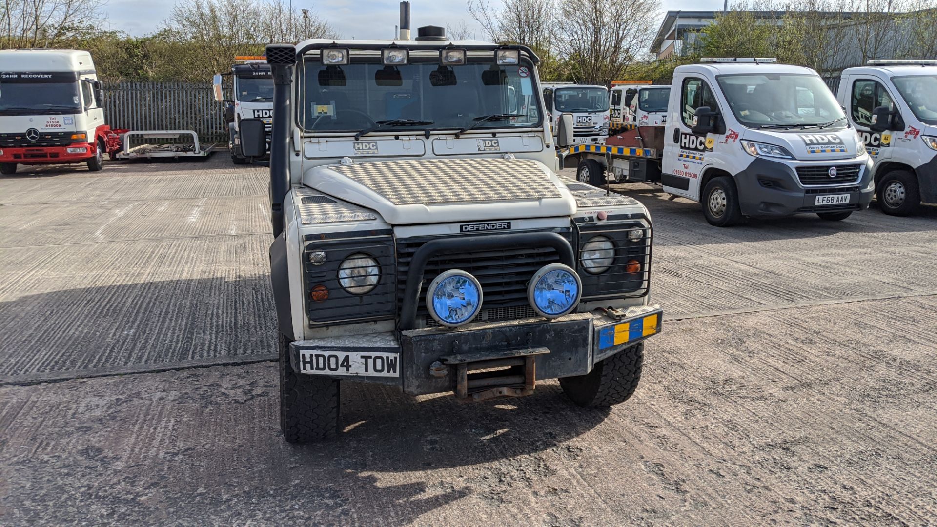 HD04 TOW Land Rover Defender 110 TDS Light 4x4 Utility, 2495cc diesel engine. Colour: White. First - Image 3 of 19