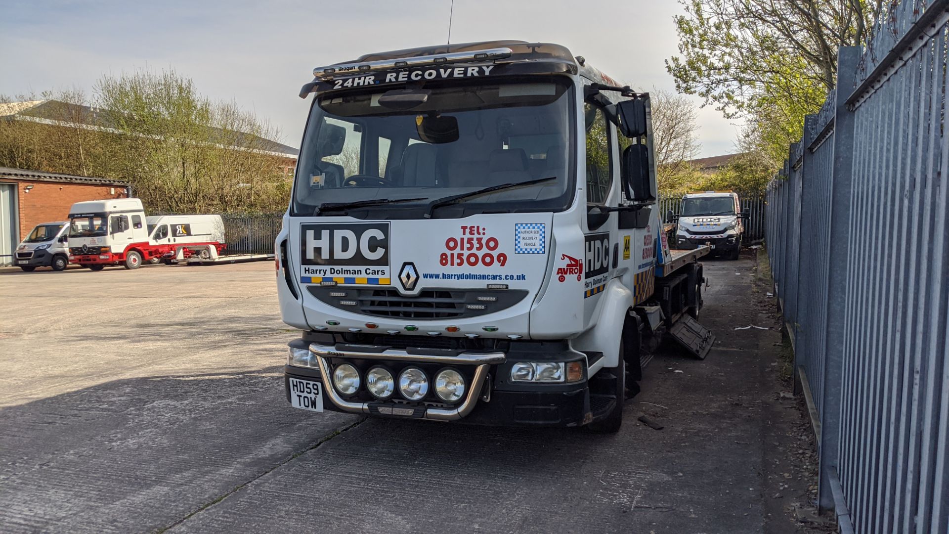 HD59 TOW Renault Trucks Midlum breakdown truck, 4764cc diesel engine. Colour: White. First - Image 5 of 46