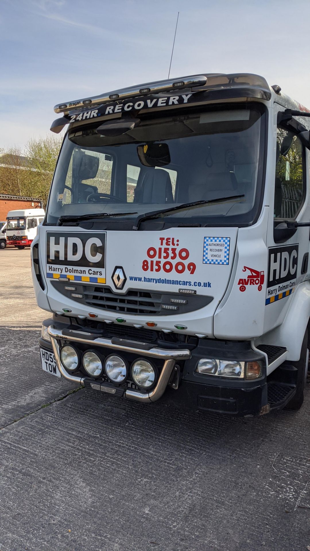 HD59 TOW Renault Trucks Midlum breakdown truck, 4764cc diesel engine. Colour: White. First - Image 7 of 46