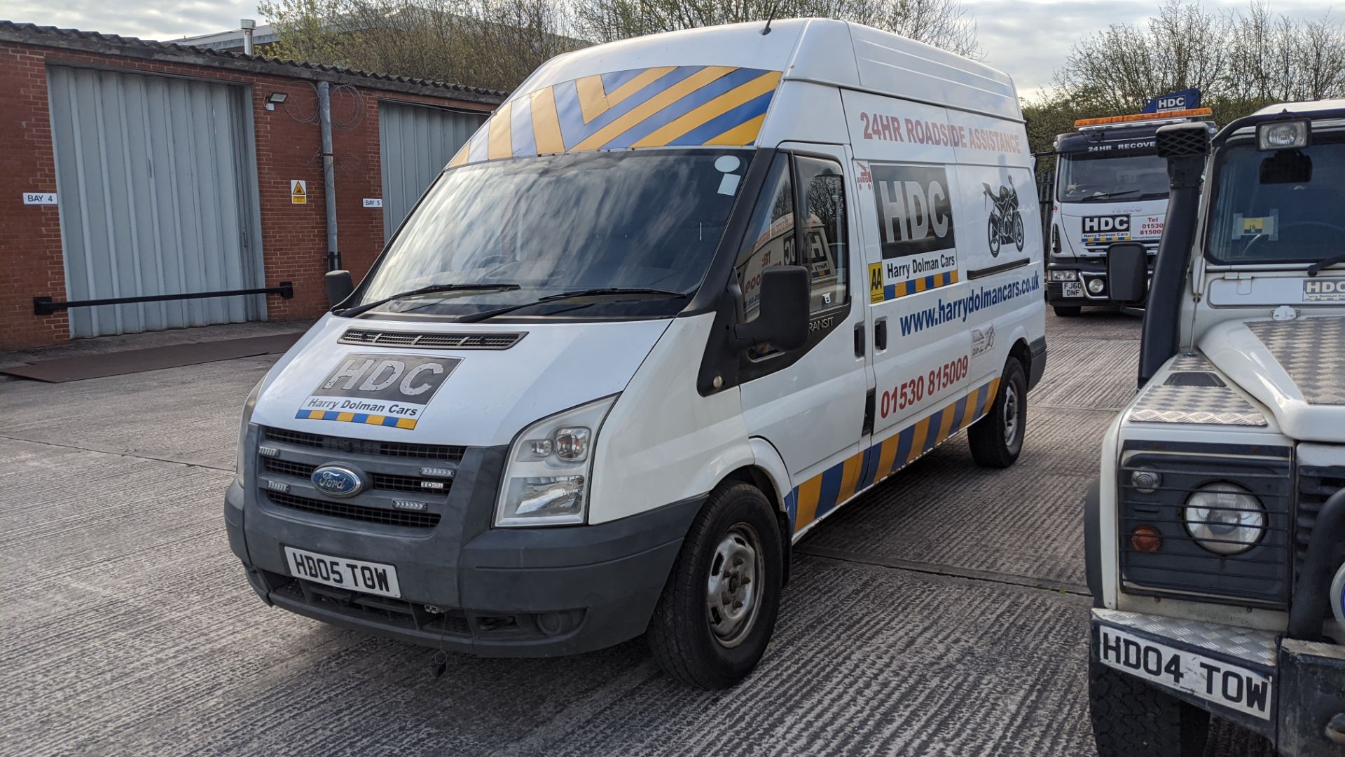 HD05 TOW Ford Transit 100 T350L RWD panel van, 2402cc diesel engine. Colour: White. First - Image 5 of 25