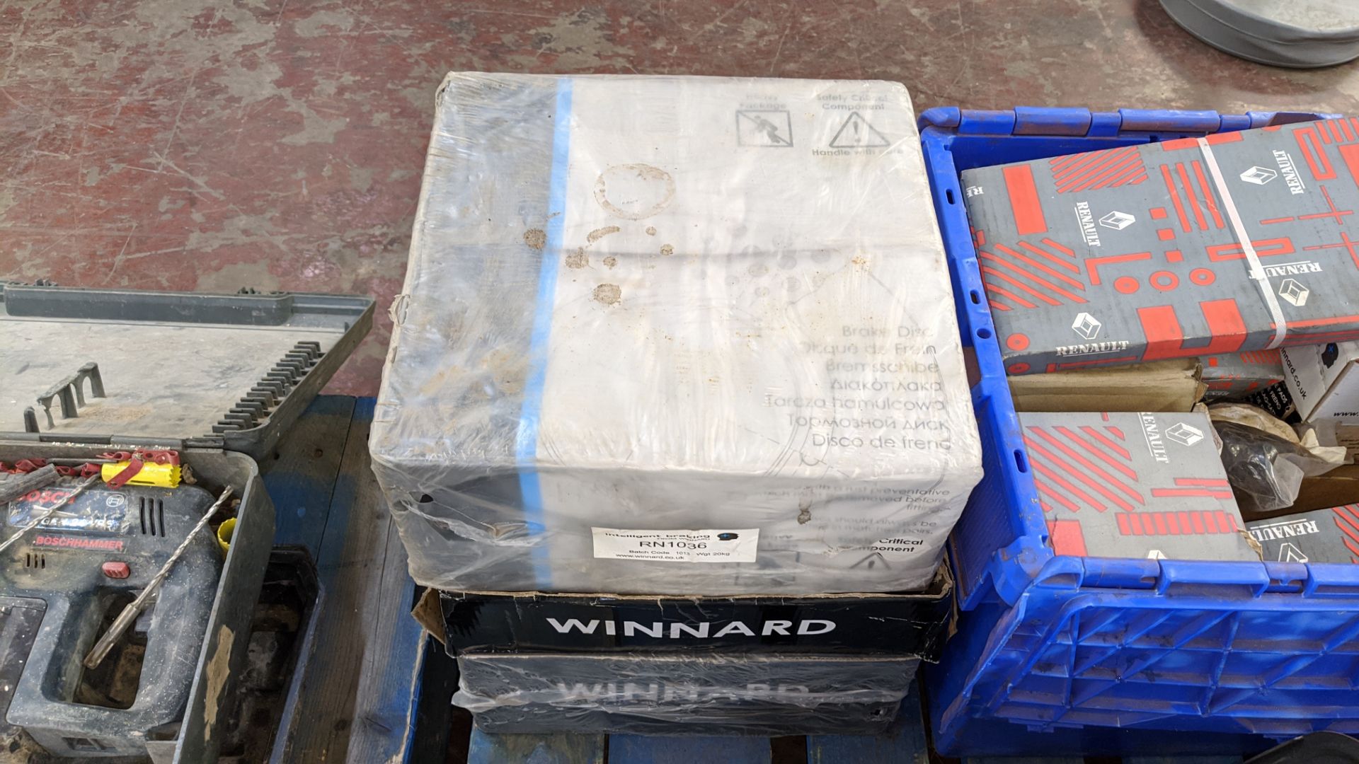 Contents of 3 pallets of De Walt, Draper & Bosch power tools, towing cable, winch cable, vehicle - Image 10 of 23