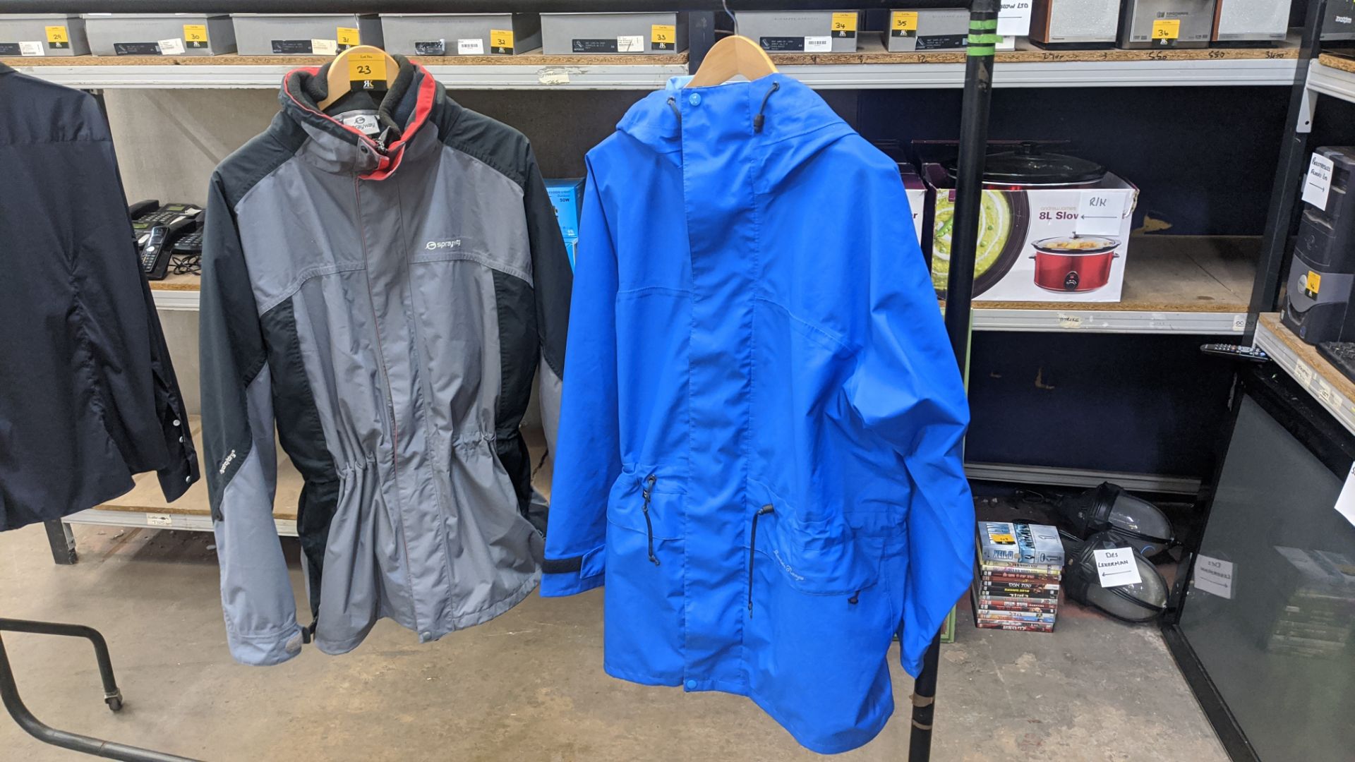 Pair of men's size L coats comprising Sprayway Thermal Pro Polartec waterproof jacket with removable