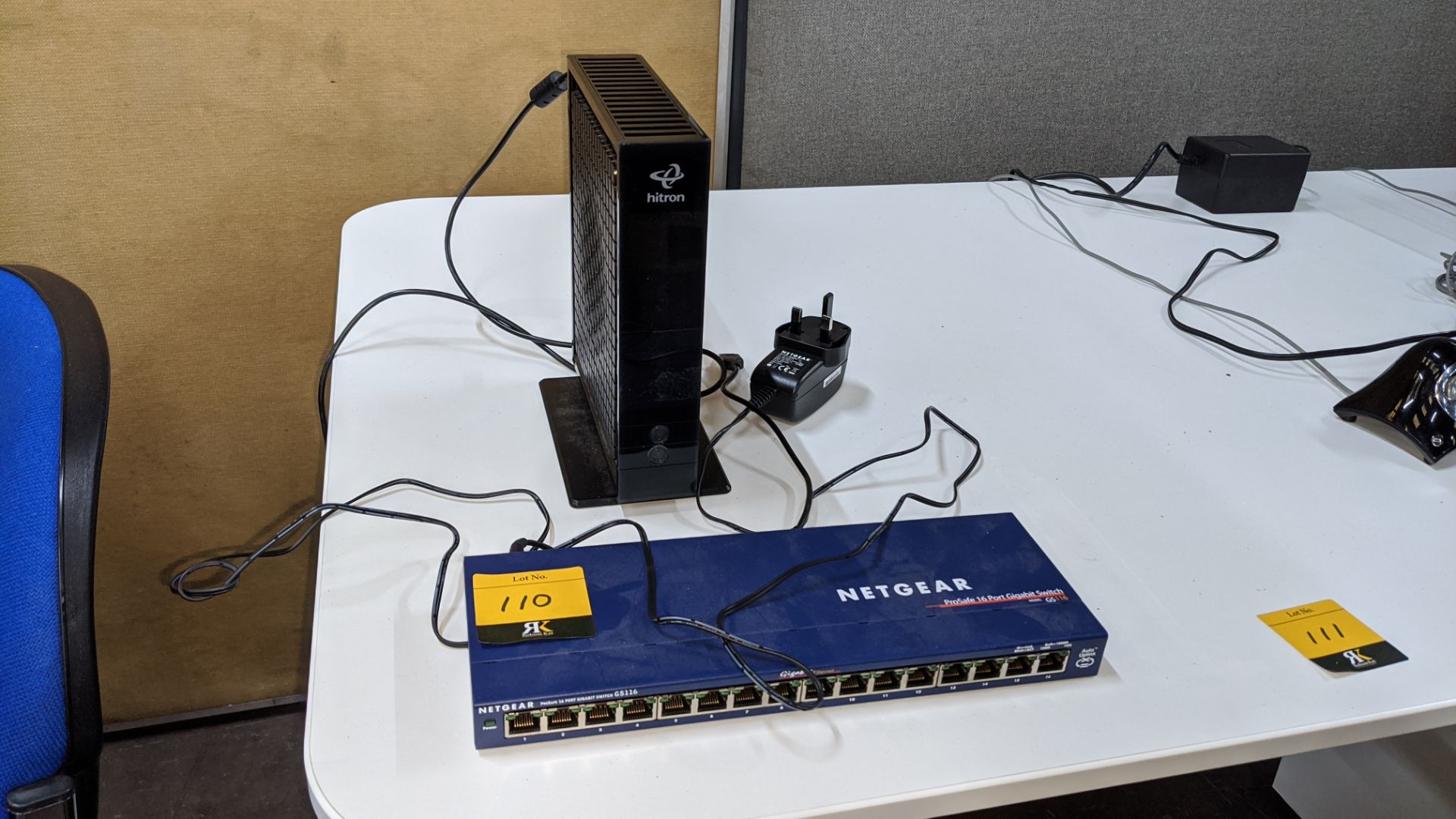 Netgear Prosafe 16 port Gigabit switch model GS116 plus Hitron wireless router. IMPORTANT: This - Image 3 of 4