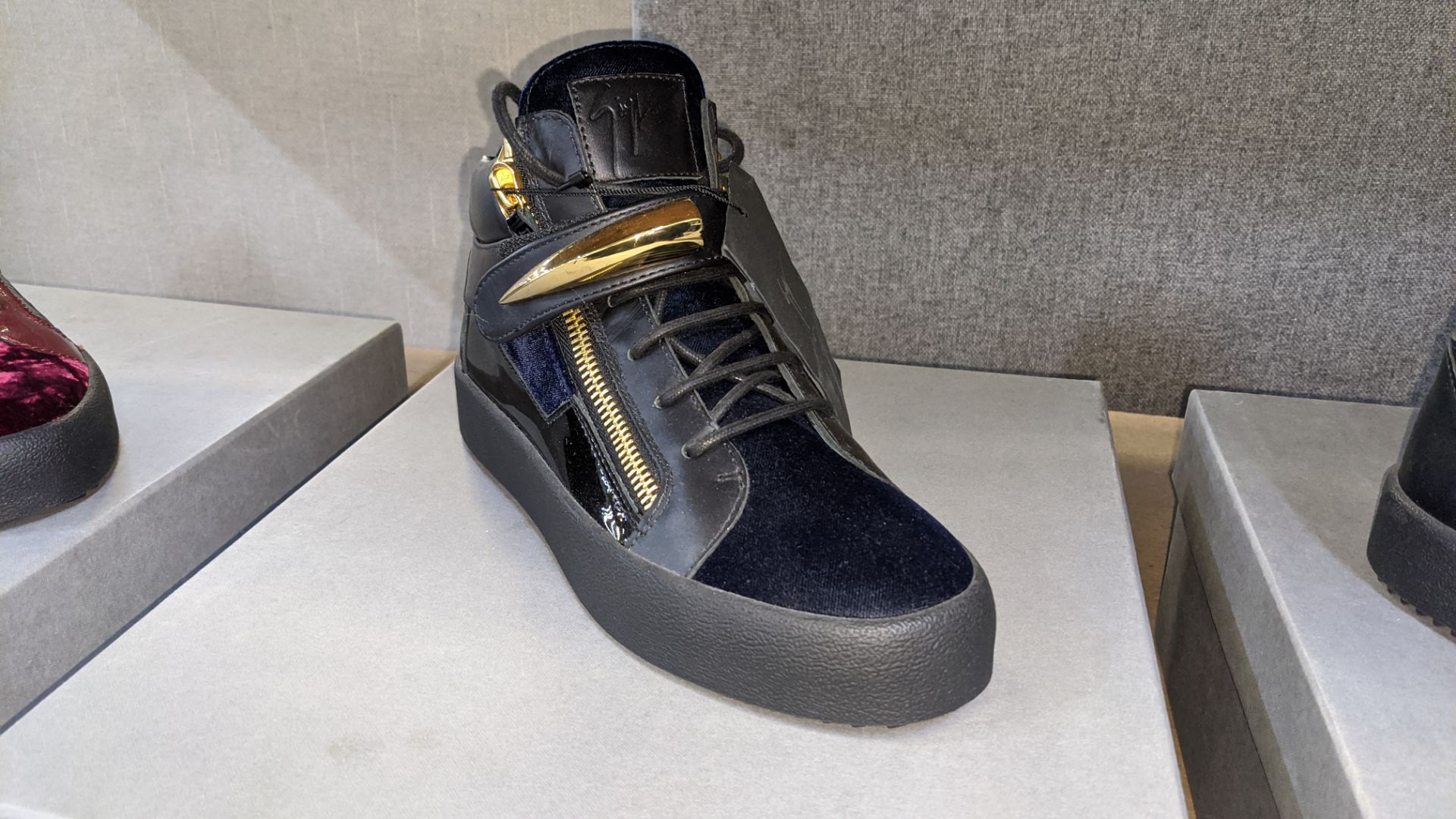 Pair of Giuseppe Zanotti Design trainers, product code RM7106 colour Navy size EU40/UK6, RRP £810 - Image 4 of 6