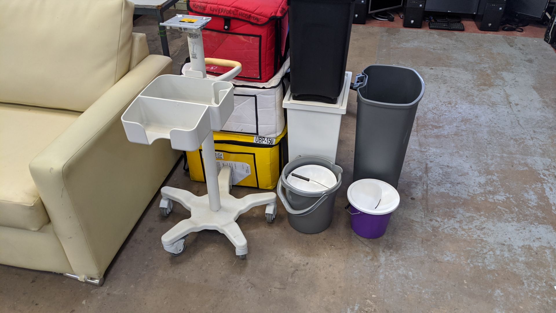 Mixed medical equipment comprising medical equipment trolley, medical transfer insulated boxes, bins - Image 3 of 8