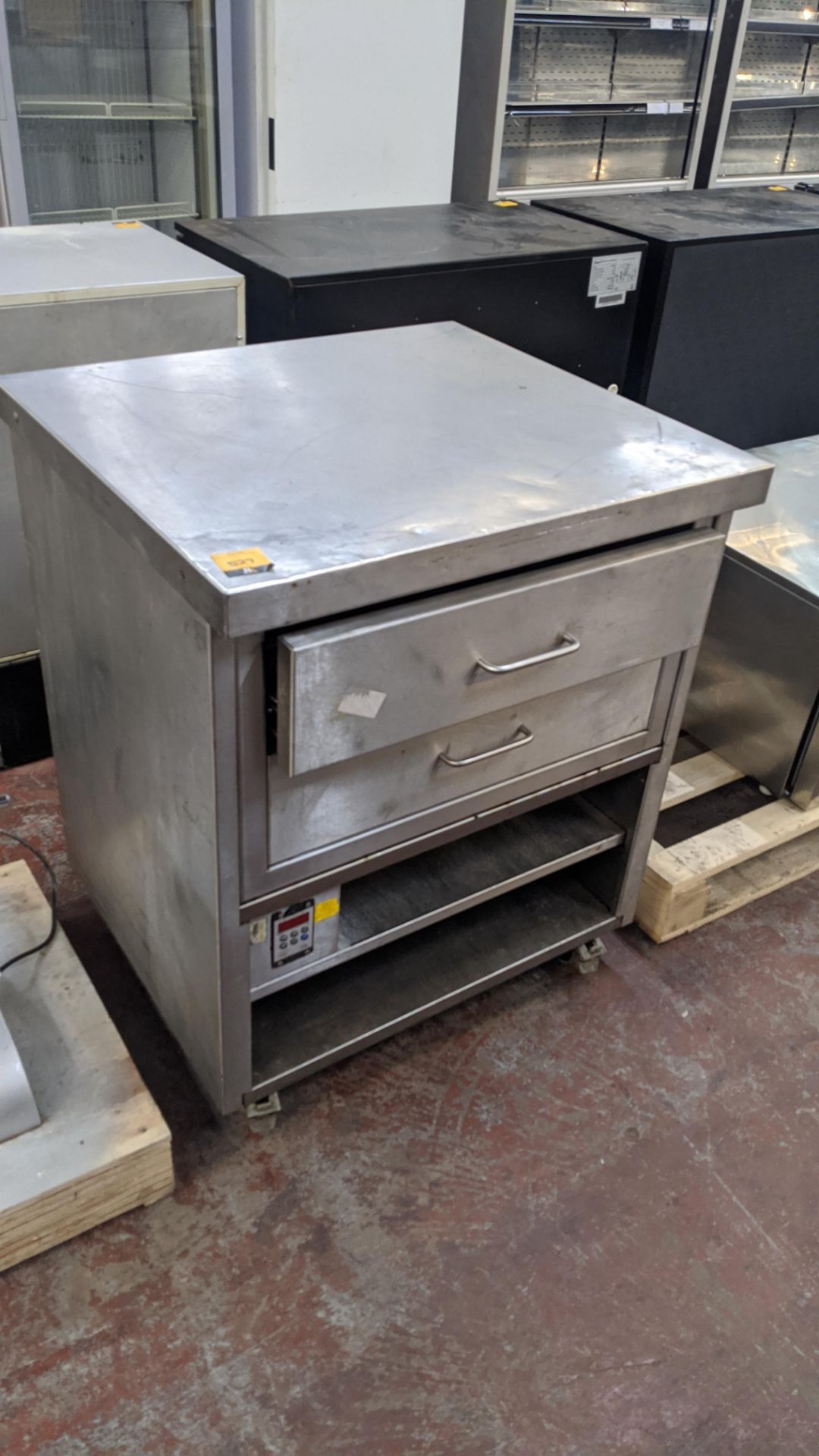 Stainless steel mobile soup oven. IMPORTANT: This auction is strictly subject to a two day payment