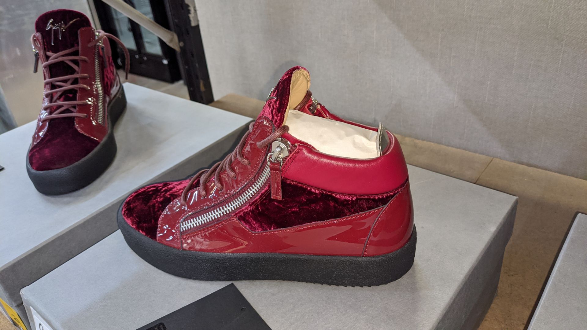 Pair of Giuseppe Zanotti High Top trainers, product code RU70010 colour Bordeaux (red) size EU41/ - Image 6 of 6