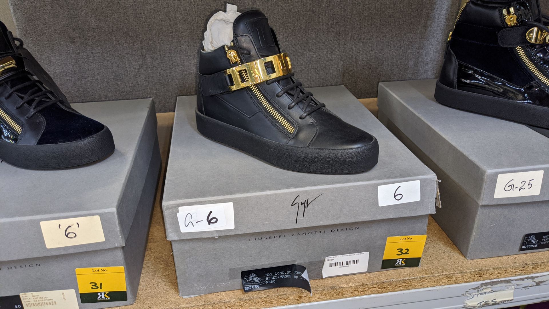 Pair of Giuseppe Zanotti Design trainers, product code RM7086 colour Nero (Black) size EU40/UK6, RRP - Image 2 of 6