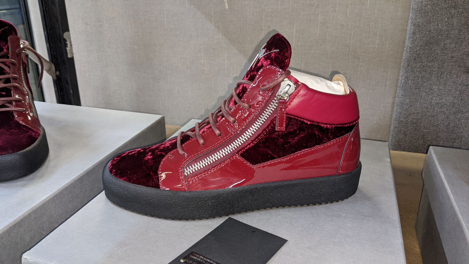 Pair of Giuseppe Zanotti High Top trainers, product code RU70010 colour Bordeaux (red) size EU41/ - Image 5 of 6
