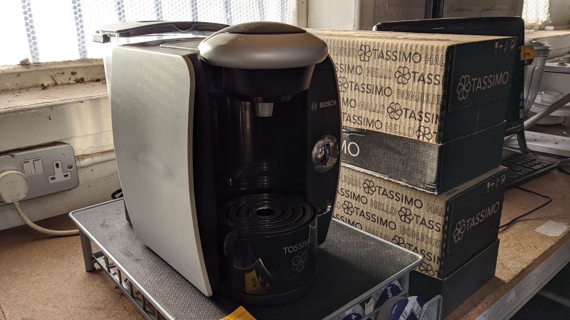 Bosch Tassimo coffee machine, including stand & quantity of Cadburys chocolate inserts plus 2 - Image 4 of 7