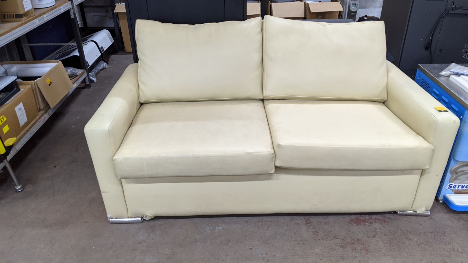 Cream leather look sofa IMPORTANT: You must not bid unless you can pay and collect within 2 days - Image 3 of 7