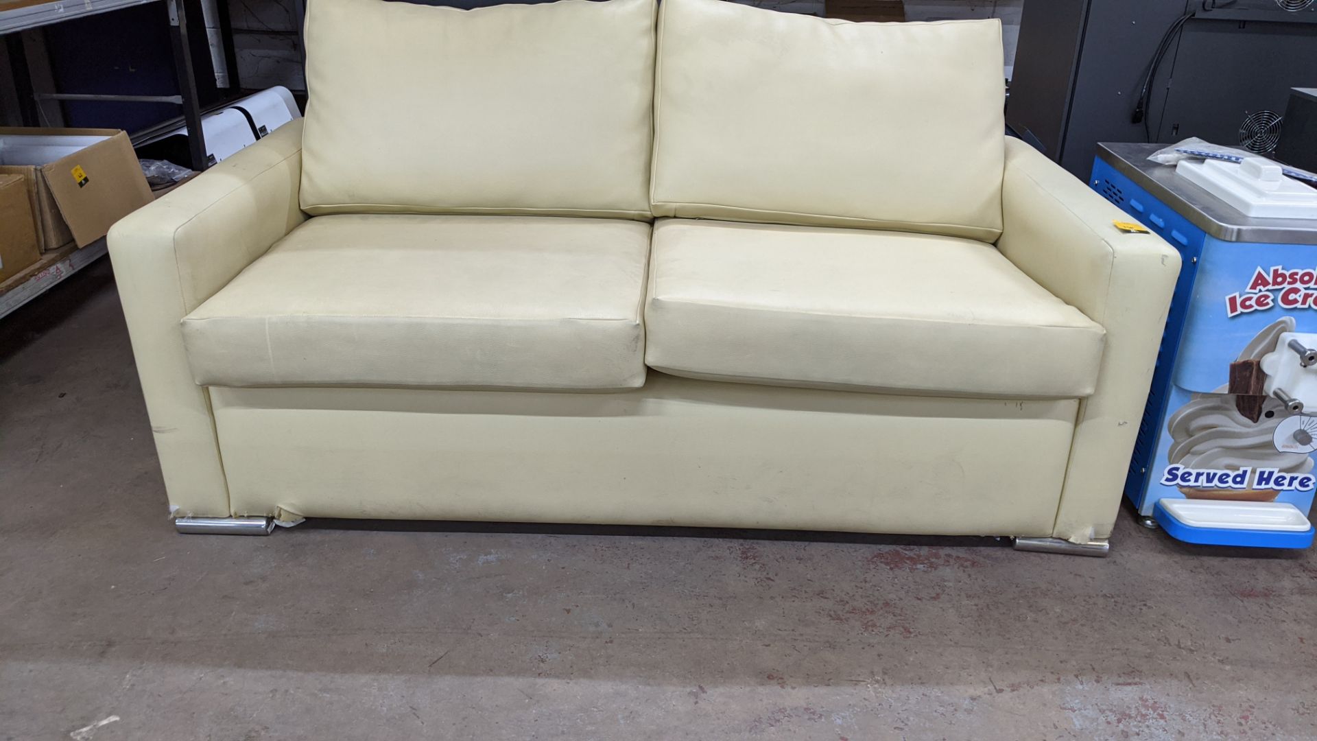 Cream leather look sofa IMPORTANT: You must not bid unless you can pay and collect within 2 days - Image 5 of 7