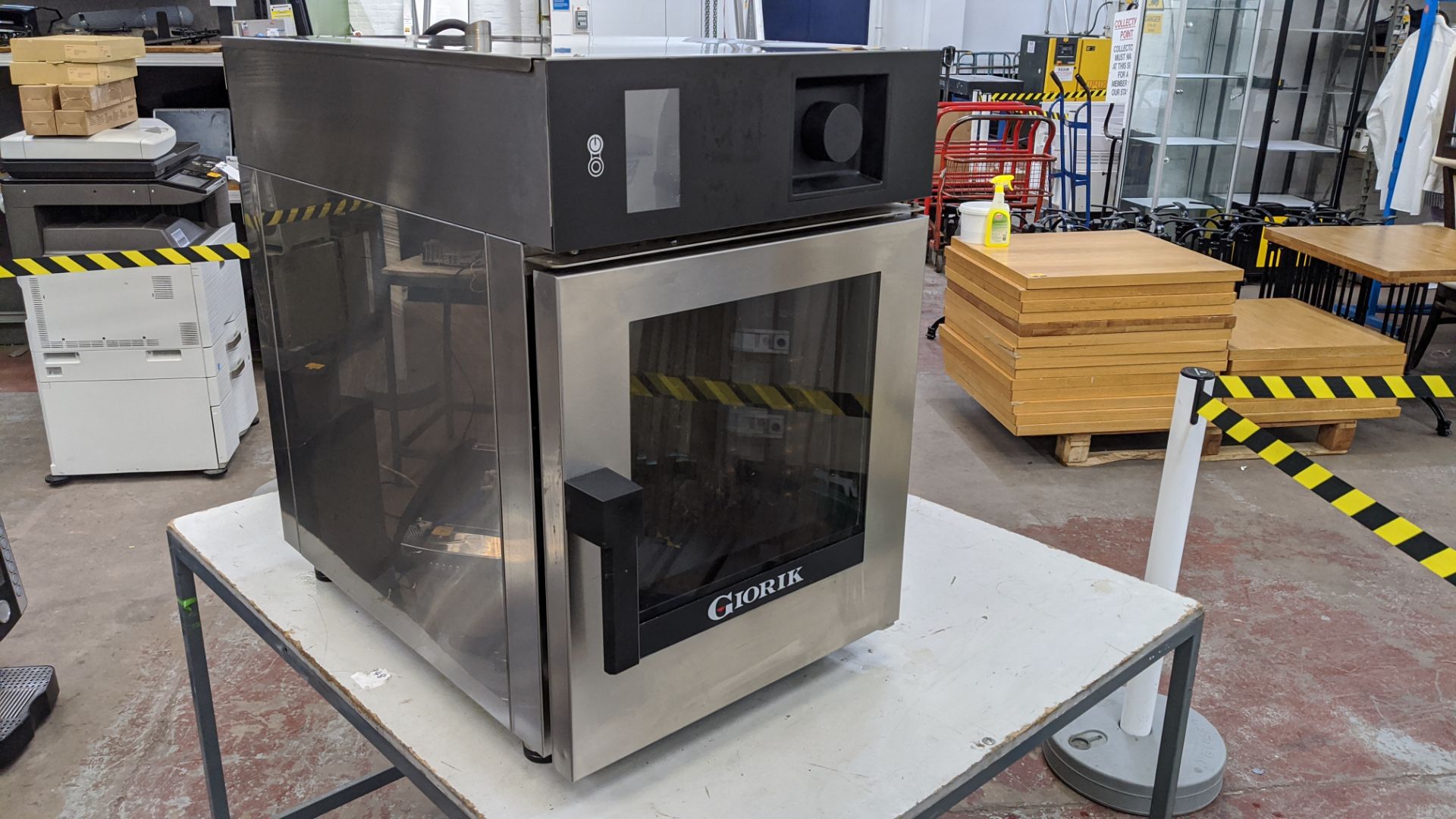 Giorik combi oven model KM061W, serial no. 005843/05/19 and calcium treatment unit Lots 18 - 21 - Image 2 of 21