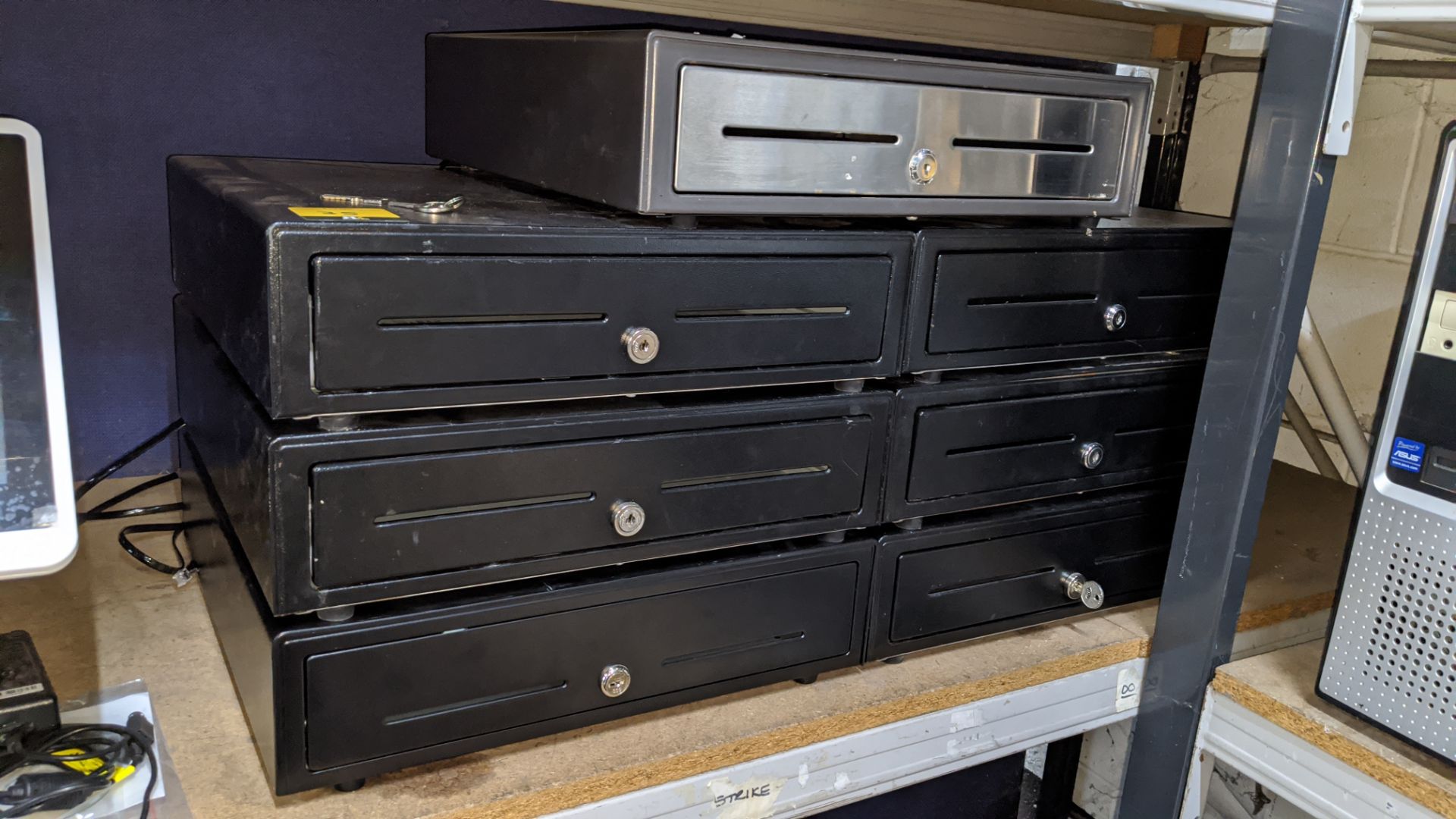 7 assorted cash drawers Lots 35 - 49 consist of the residual assets from an EPOS retailer/ - Image 3 of 3