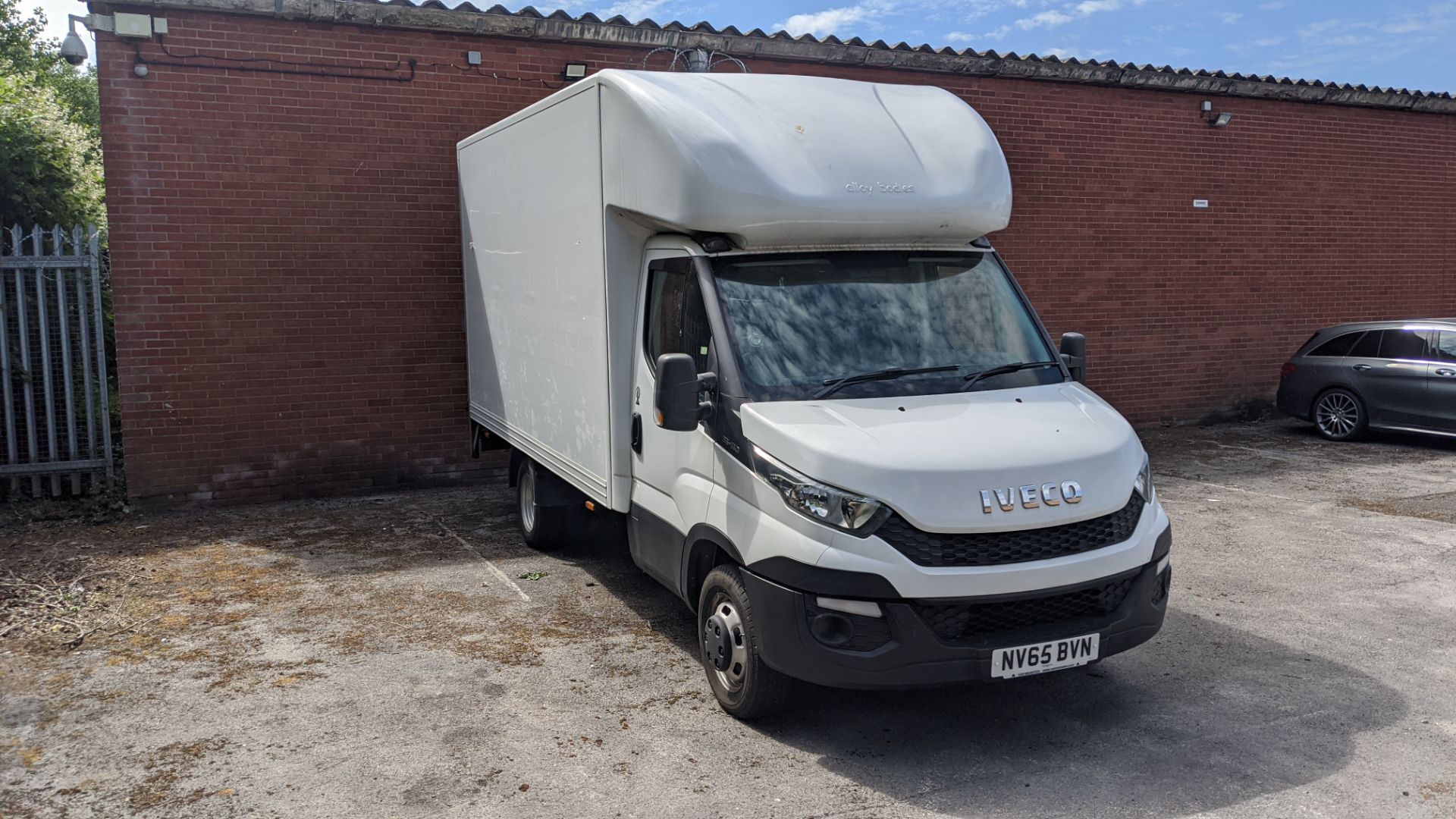 2015 Iveco Daily 35C13 Luton van with tail lift, registration NV65 BVN, 3500kg gross weight, - Image 4 of 34