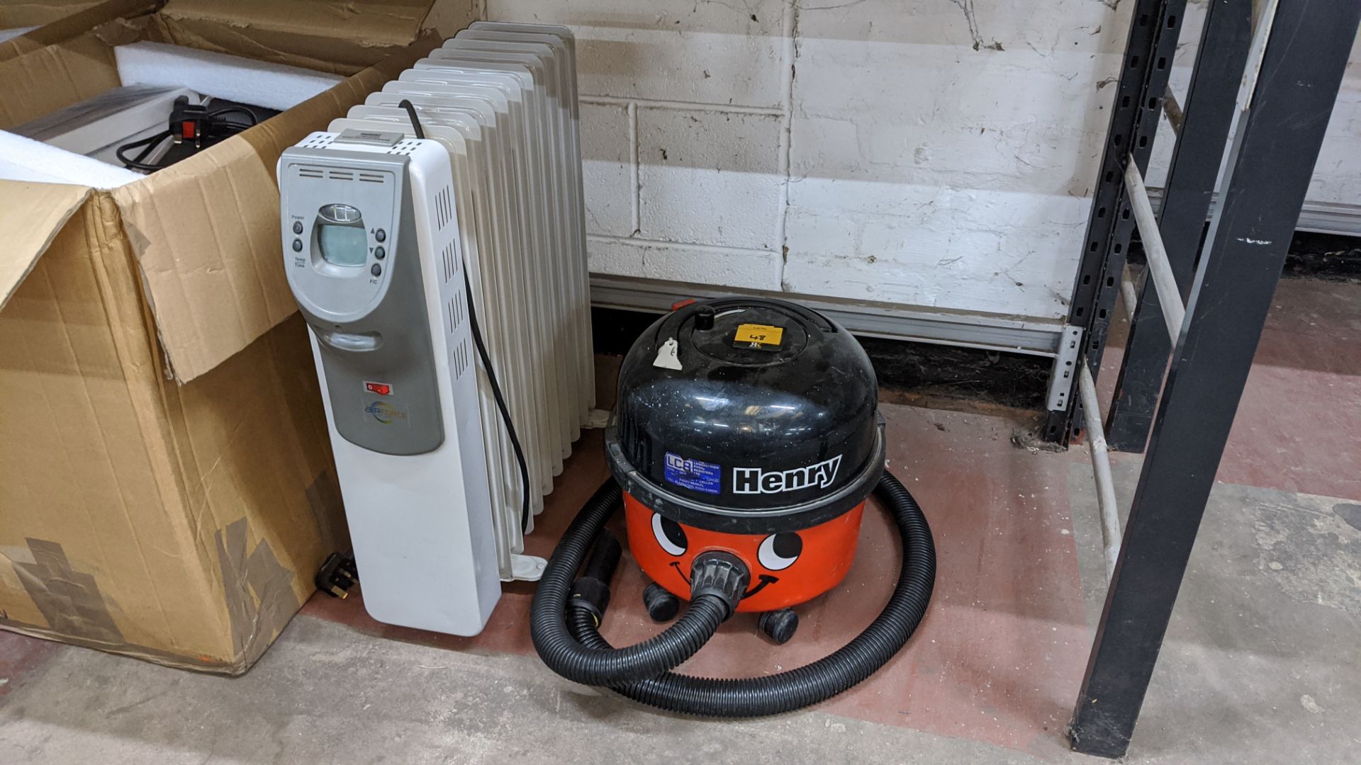 Appliance lot comprising Henry vacuum cleaner plus oil filled radiator Lots 35 - 49 consist of the