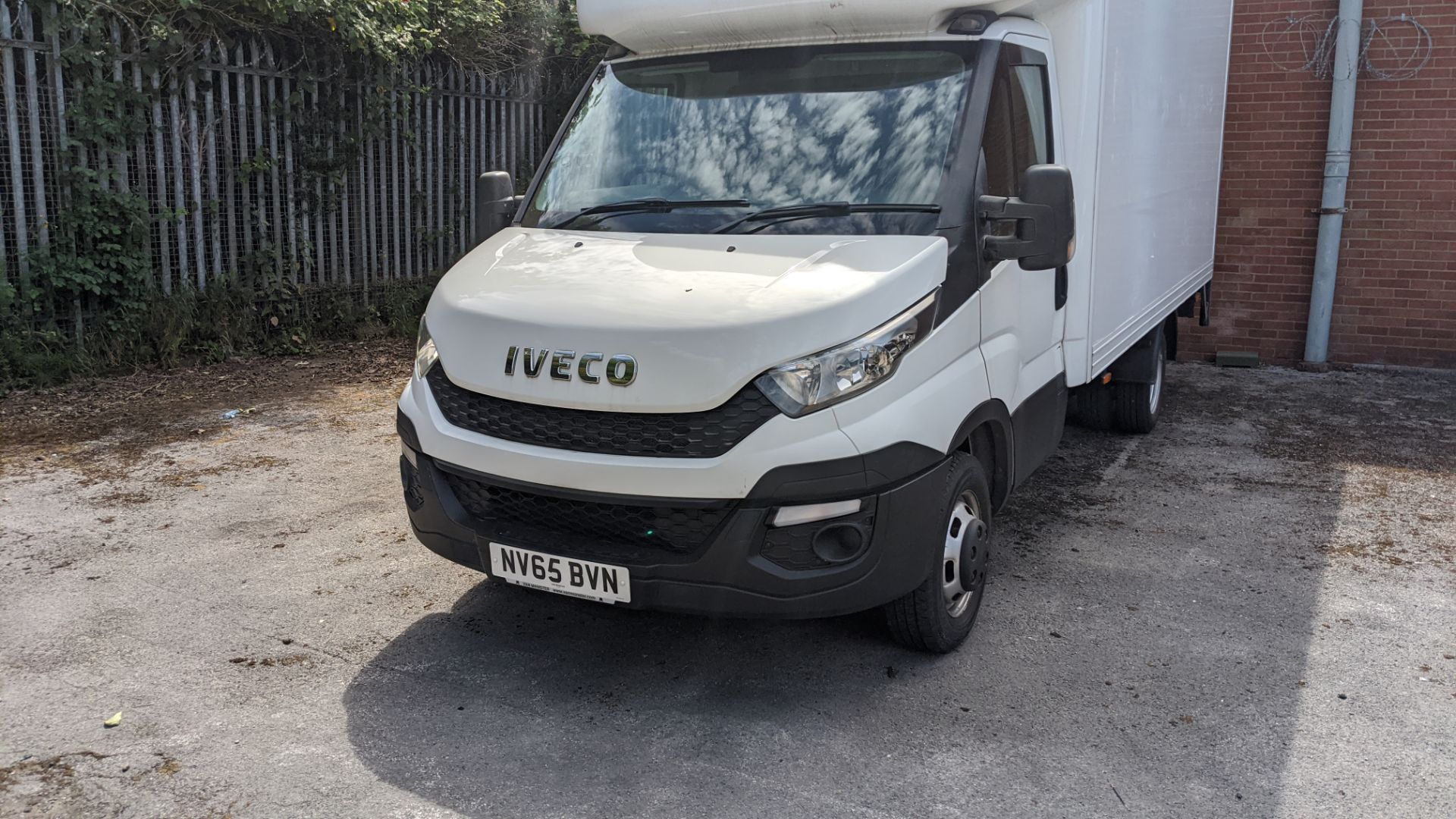 2015 Iveco Daily 35C13 Luton van with tail lift, registration NV65 BVN, 3500kg gross weight, - Image 3 of 34