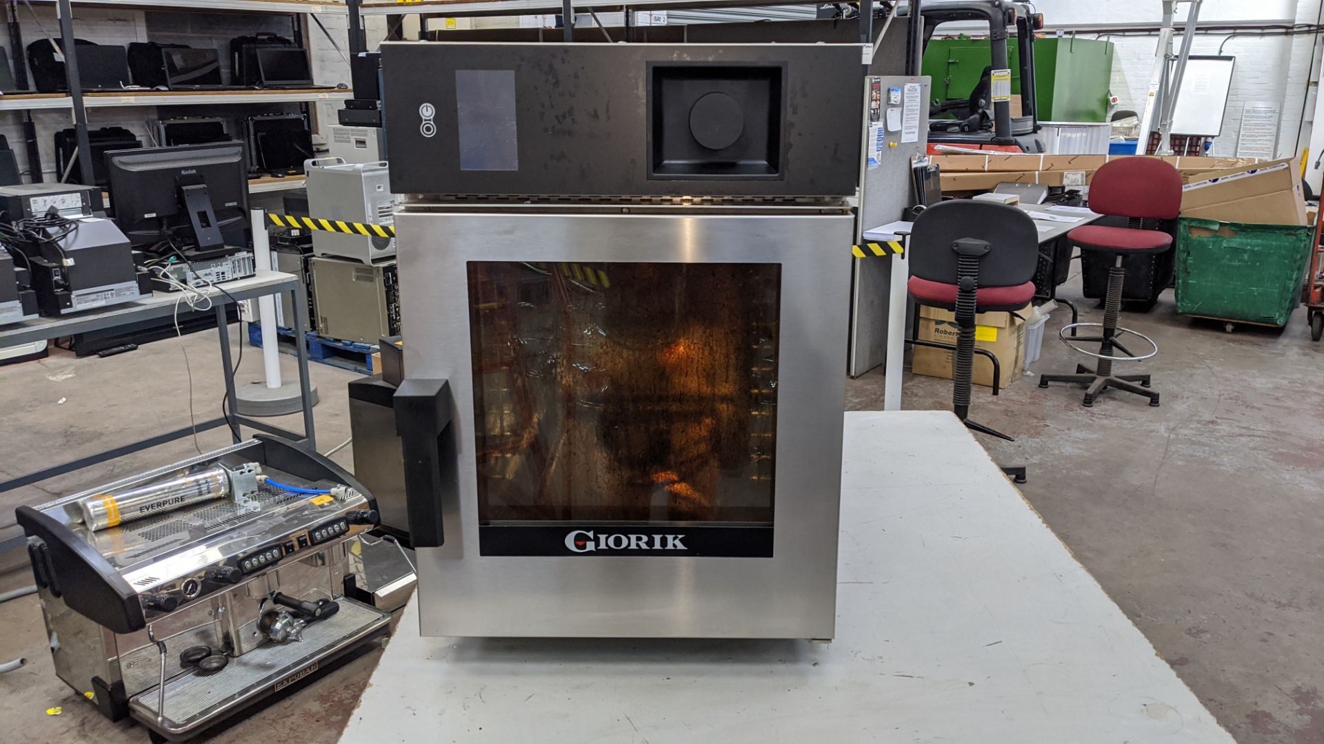 Giorik combi oven model KM061W, serial no. 005843/05/19 and calcium treatment unit Lots 18 - 21 - Image 10 of 21