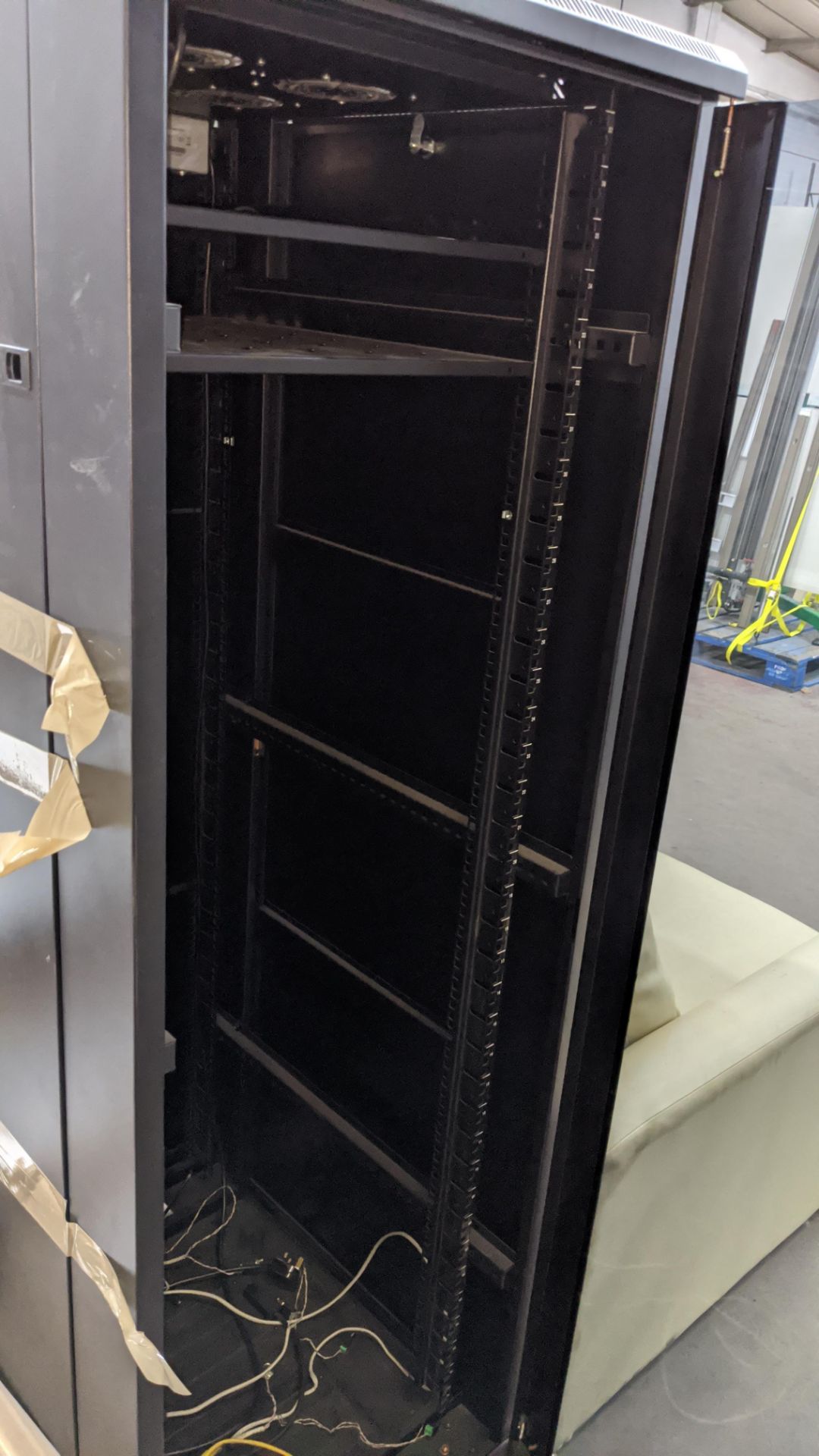 All-Rack mobile server cabinet with glass door IMPORTANT: You must not bid unless you can pay and - Image 3 of 5