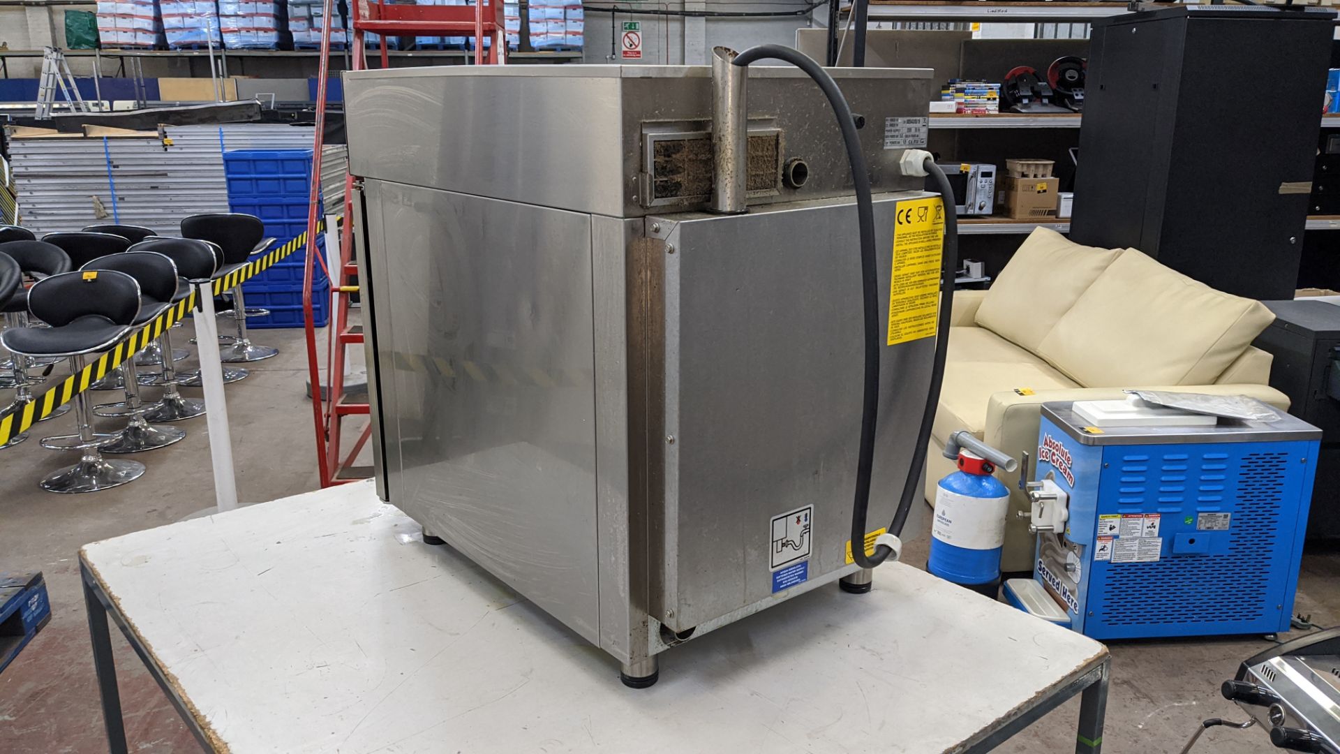 Giorik combi oven model KM061W, serial no. 005843/05/19 and calcium treatment unit Lots 18 - 21 - Image 7 of 21