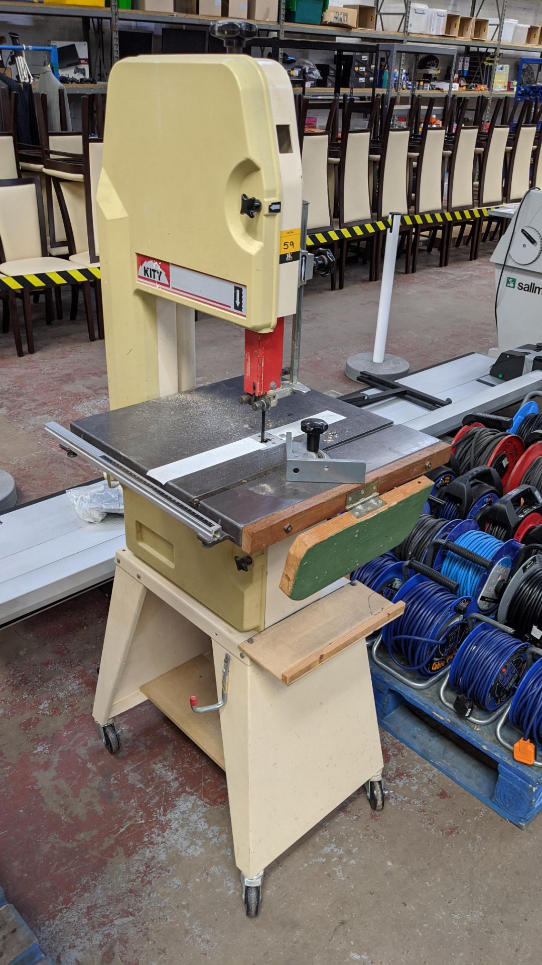 Kity floor standing mobile vertical bandsaw - model no. LSD25P Lots 51 - 480 comprise the total