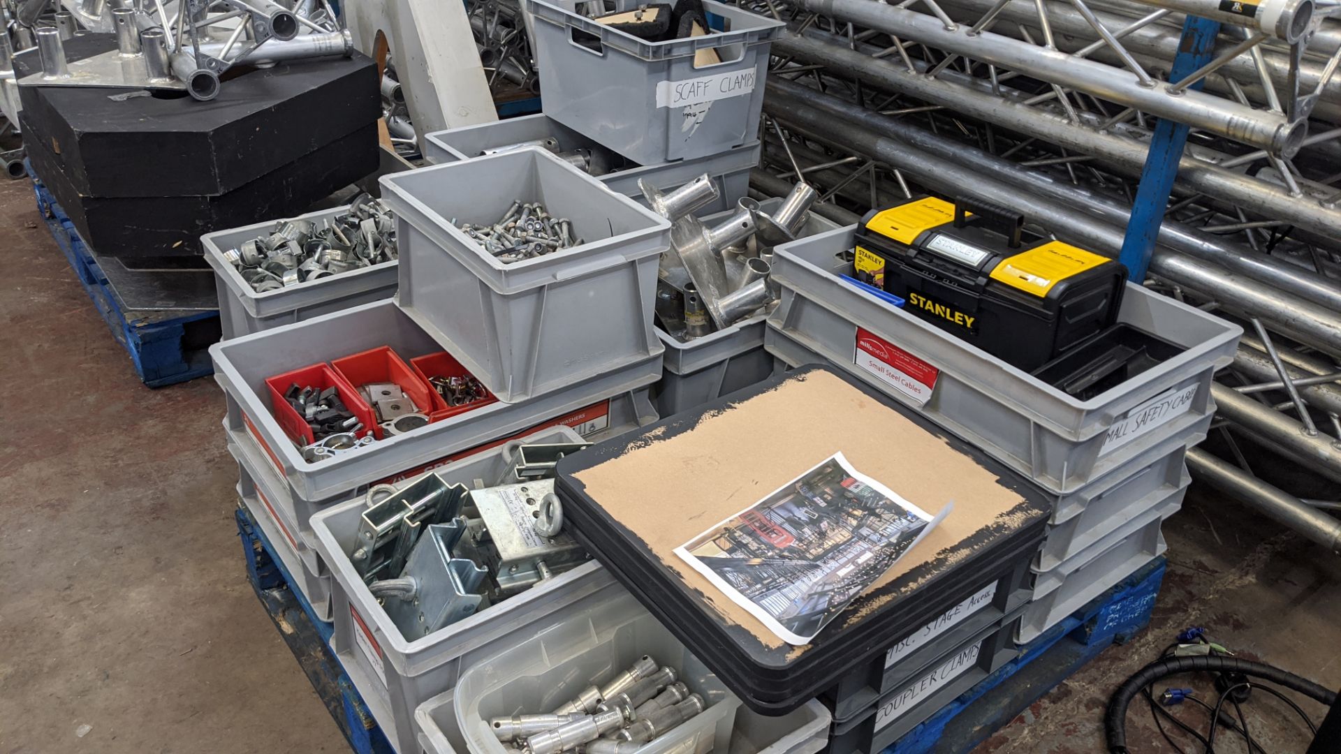 Very large quantity of Astralite triangular truss. This lot comprises the contents of 3 stillages, 2 - Image 11 of 21