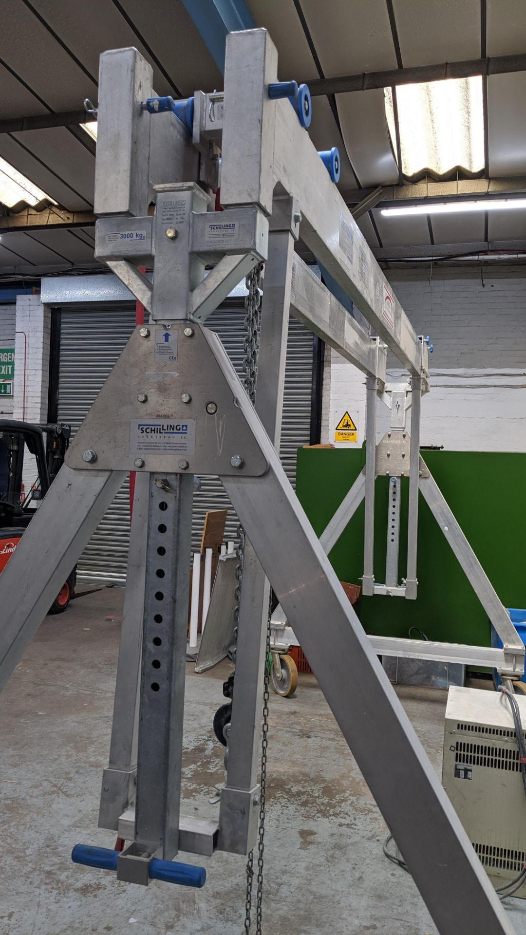 Schilling Geratebau 3000kg aluminium mobile A-frame gantry crane. - Image 12 of 13
