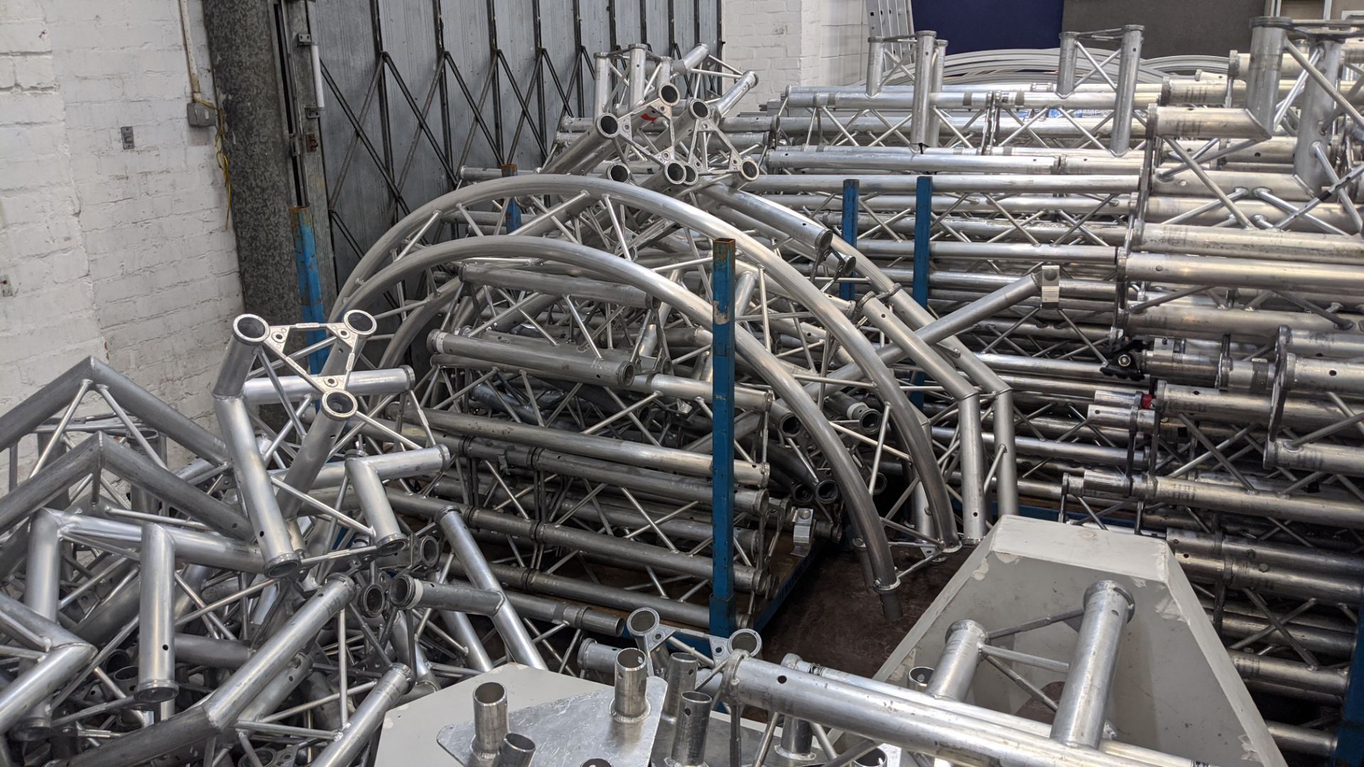 Very large quantity of Astralite triangular truss. This lot comprises the contents of 3 stillages, 2 - Image 16 of 21