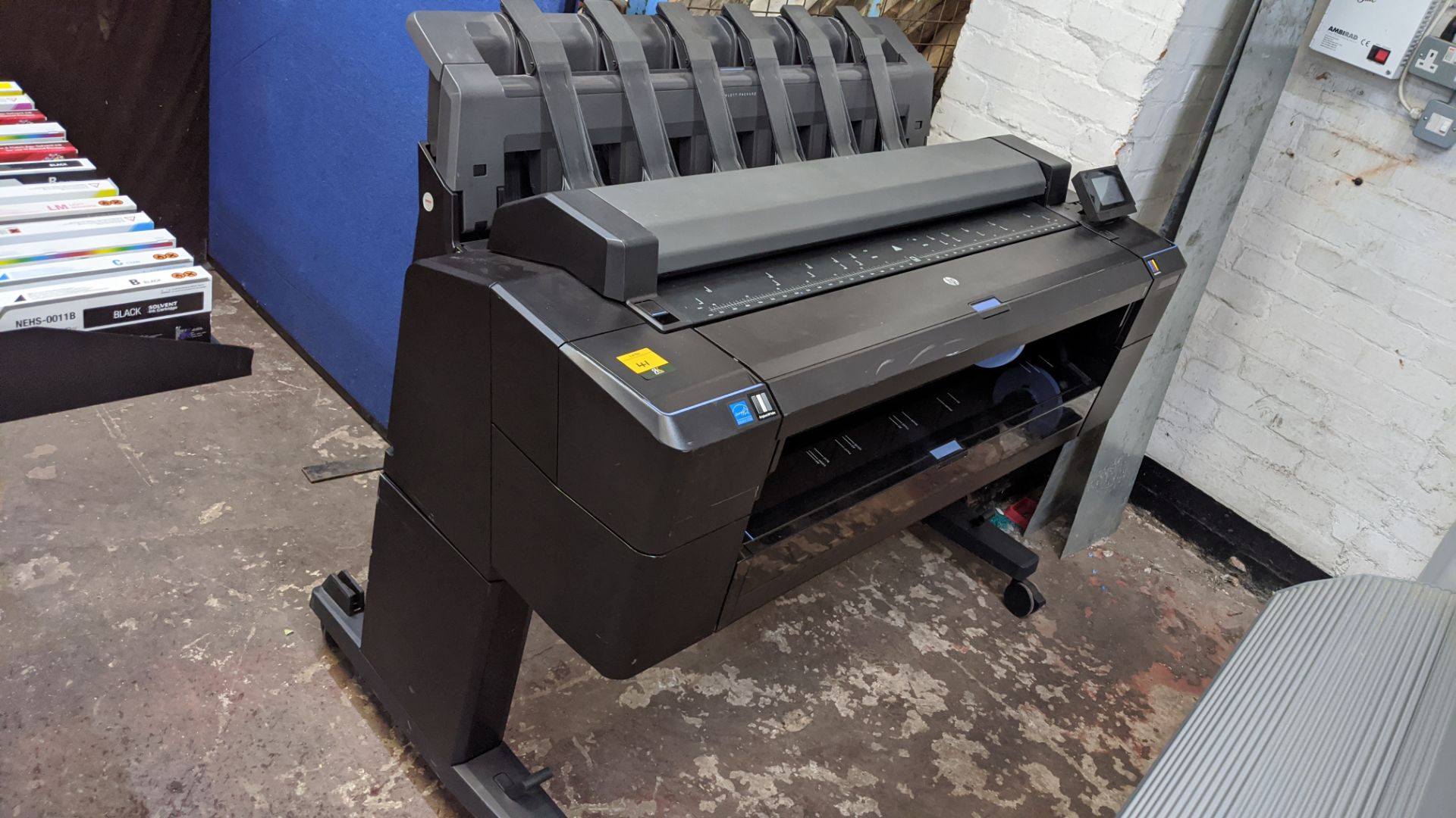 HP DesignJet T2500 eMultifunction wide format printer product no. CR358A/CR359A - Image 2 of 7