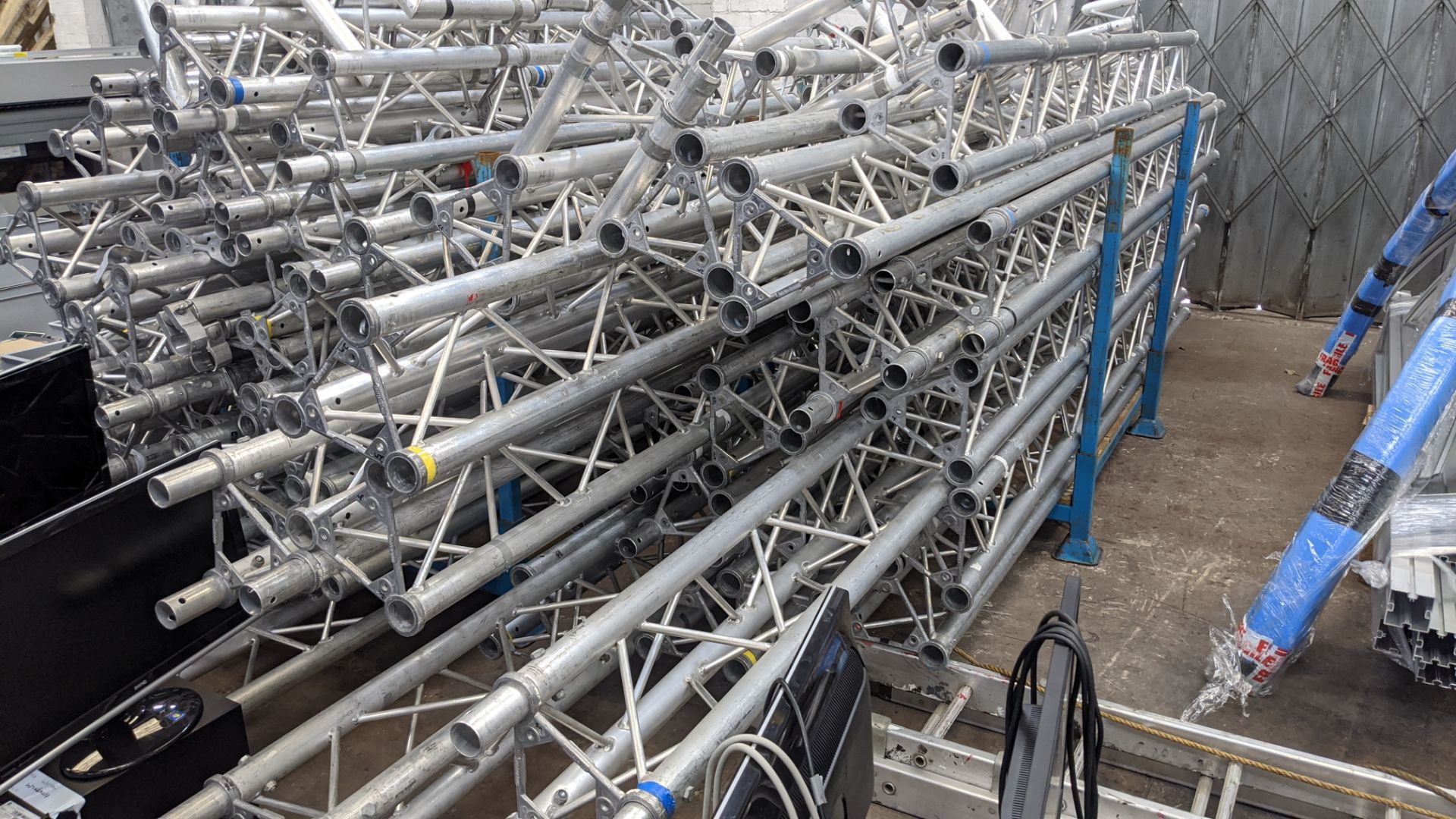 Very large quantity of Astralite triangular truss. This lot comprises the contents of 3 stillages, 2 - Image 6 of 21