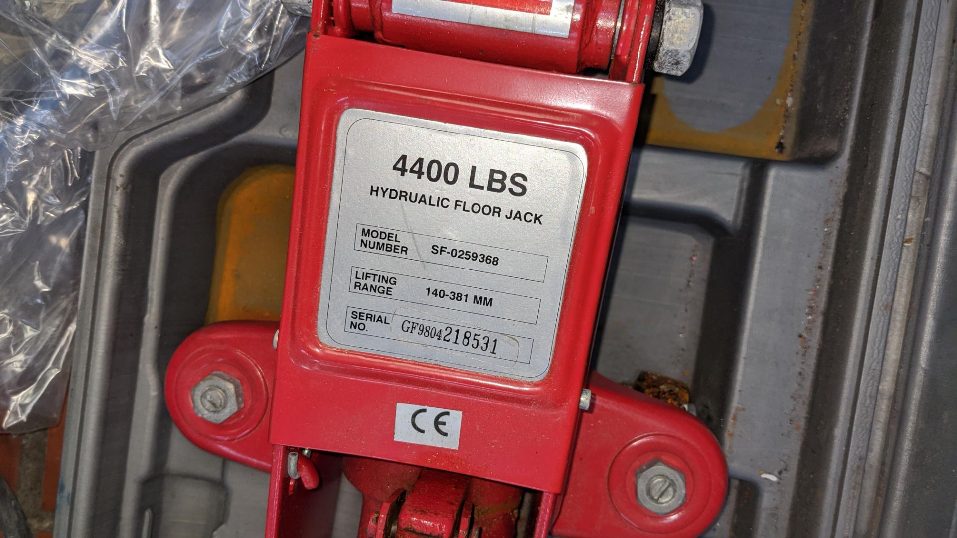 Hydraulic trolley jack, 4400lbs capacity Lots 1 to 39 comprise the total assets from a fibreglass - Image 4 of 4