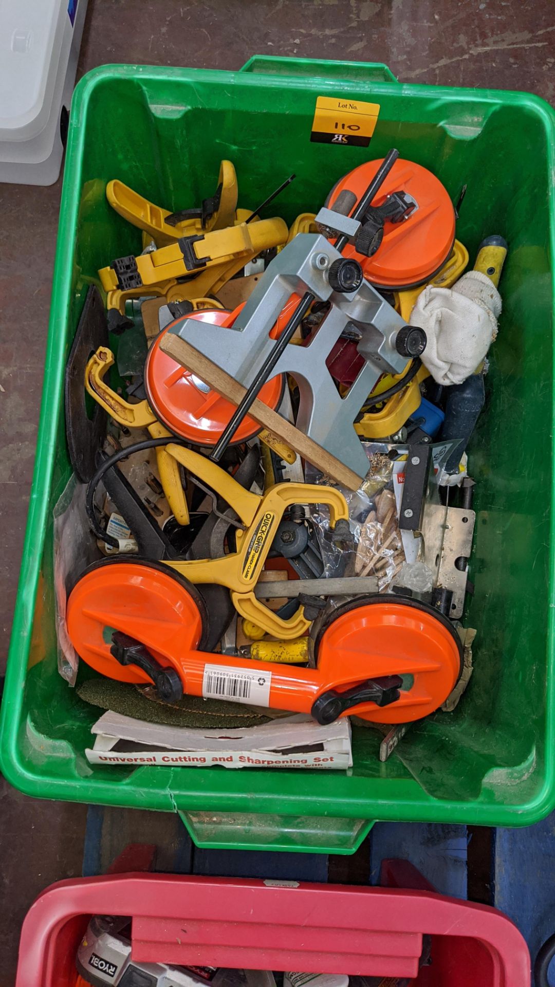 The contents of a crate of clamps, cramps, hand tools & other items Lots 51 - 480 comprise the total - Image 2 of 3