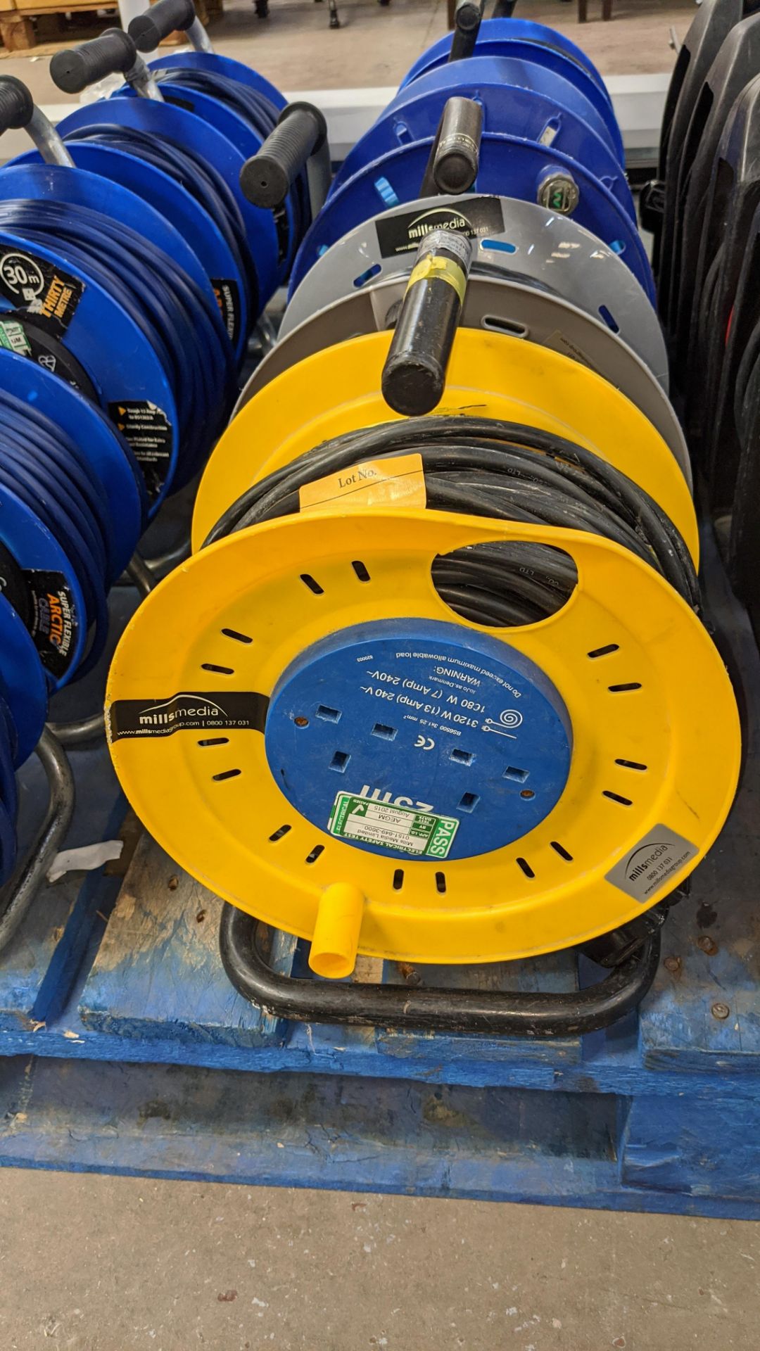 5 off 230/240V multi socket cable extension reels Lots 51 - 480 comprise the total assets of Mills - Image 2 of 5