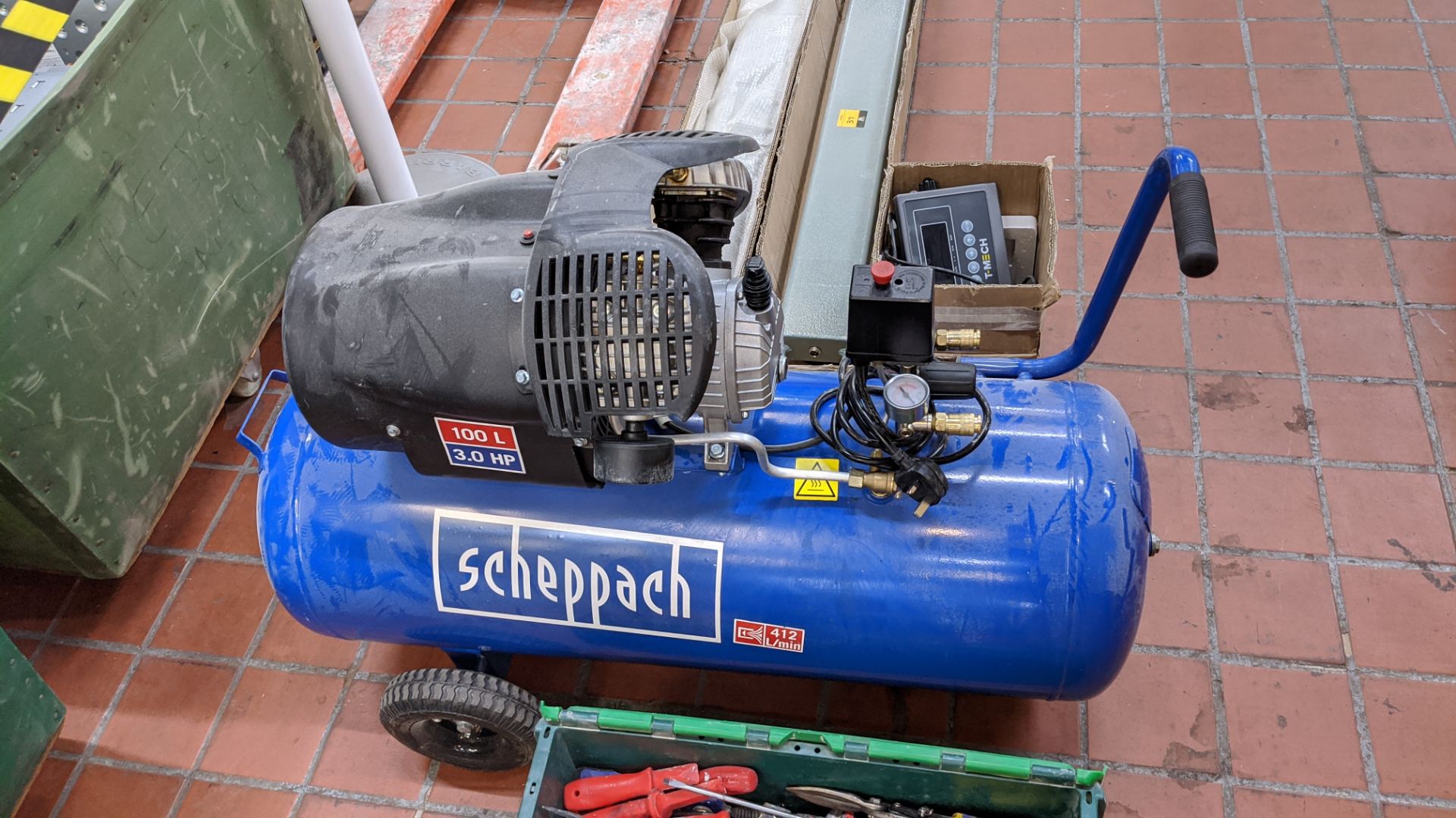2019 Scheppach HC100DC 100L 3.0hp all-in-one mobile compressor system incorporating built-in - Image 6 of 6