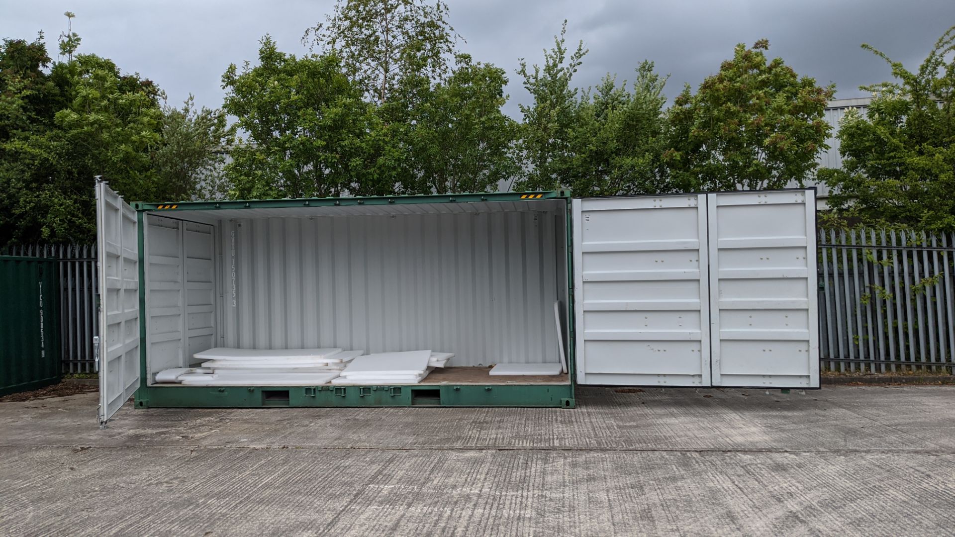 Metal shipping container, extra high (9'6 high), approx. 20' long x 8' wide. Set of regular doors at - Image 4 of 12