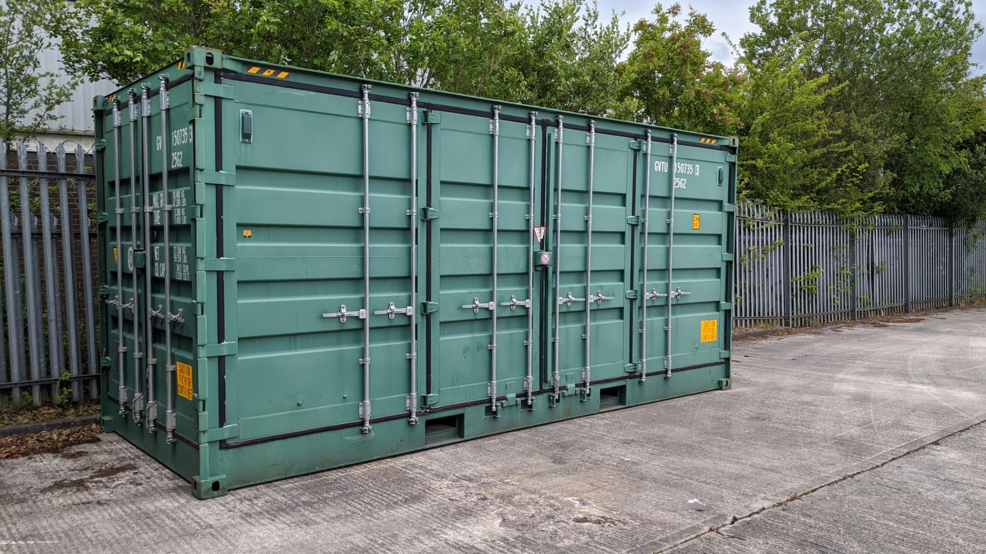 Metal shipping container, extra high (9'6 high), approx. 20' long x 8' wide. Set of regular doors at - Image 6 of 12