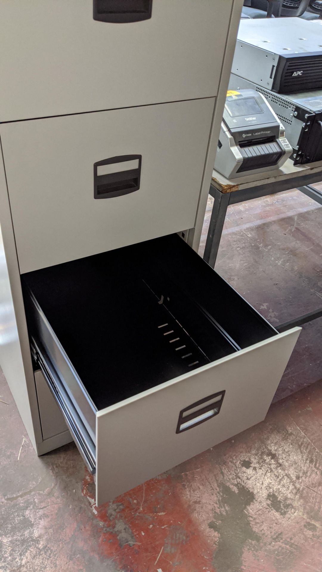 Grey metal 4-drawer filing cabinet - Image 4 of 4