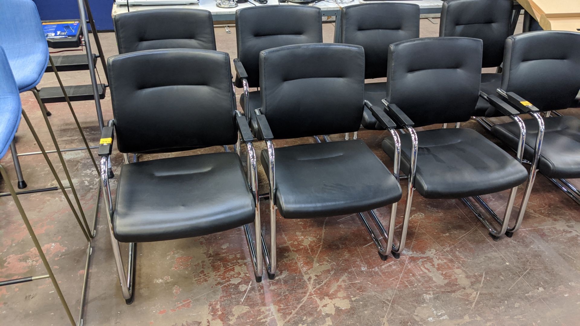 6 off matching black leather chairs on chrome bases NB. Lots 294 & 295 consist of different quantiti - Image 2 of 6