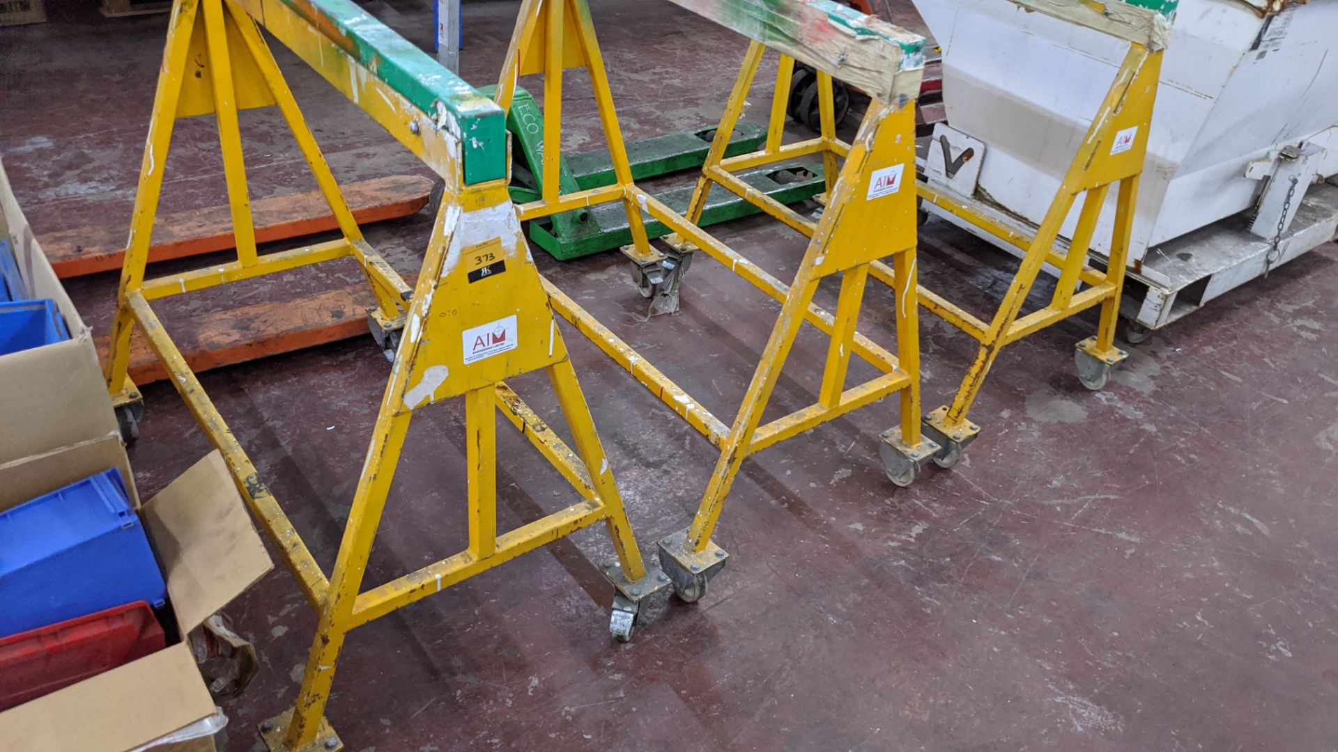 3 off mobile trestles - Image 2 of 5