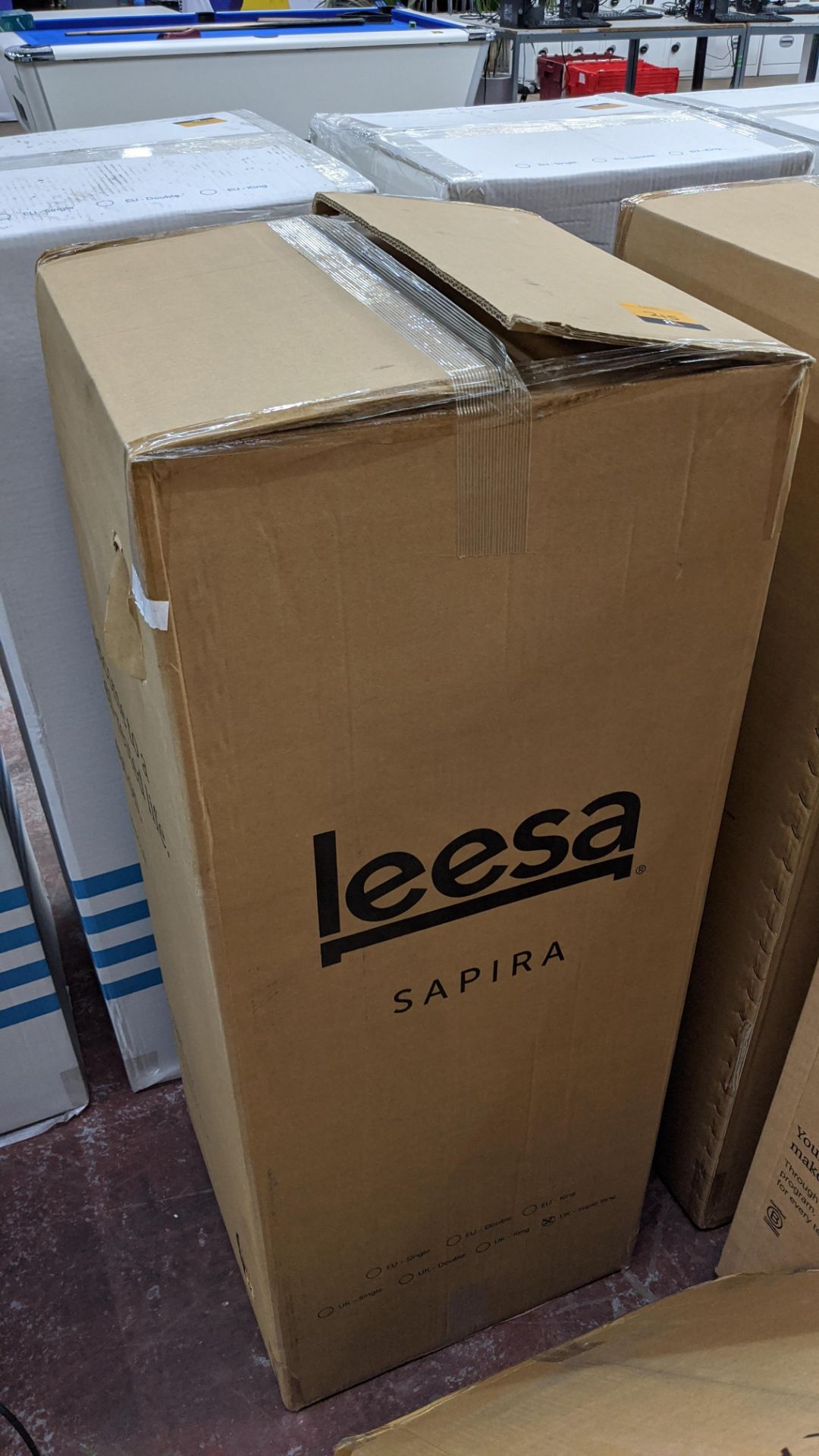 Leesa size UK Super King Sapira luxury hybrid pocket sprung & memory foam mattress. Combines layers - Image 2 of 4