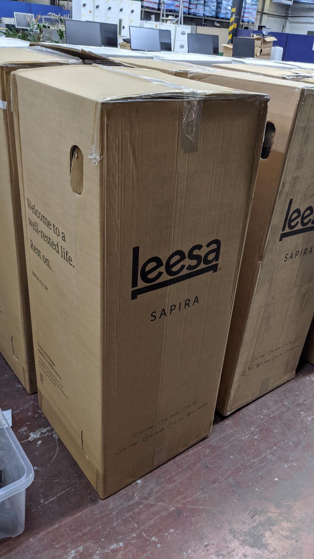 Leesa size UK Super King Sapira luxury hybrid pocket sprung & memory foam mattress. Combines layers - Image 2 of 4