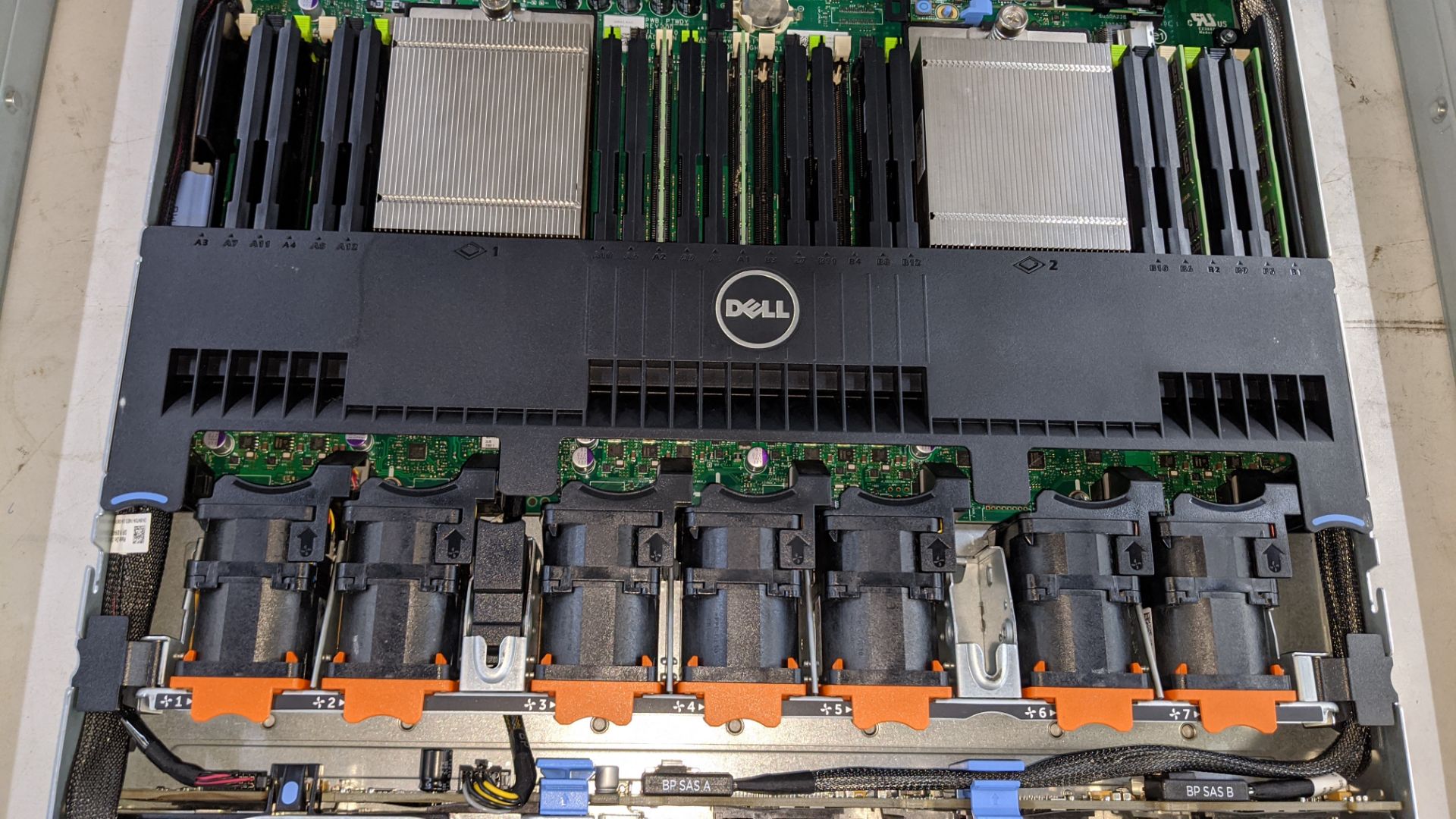 Dell PowerEdge R620 rack mountable server with twin Intel E5-2660V2 Xeon Ten-Core 2.2GHz processors, - Image 10 of 13