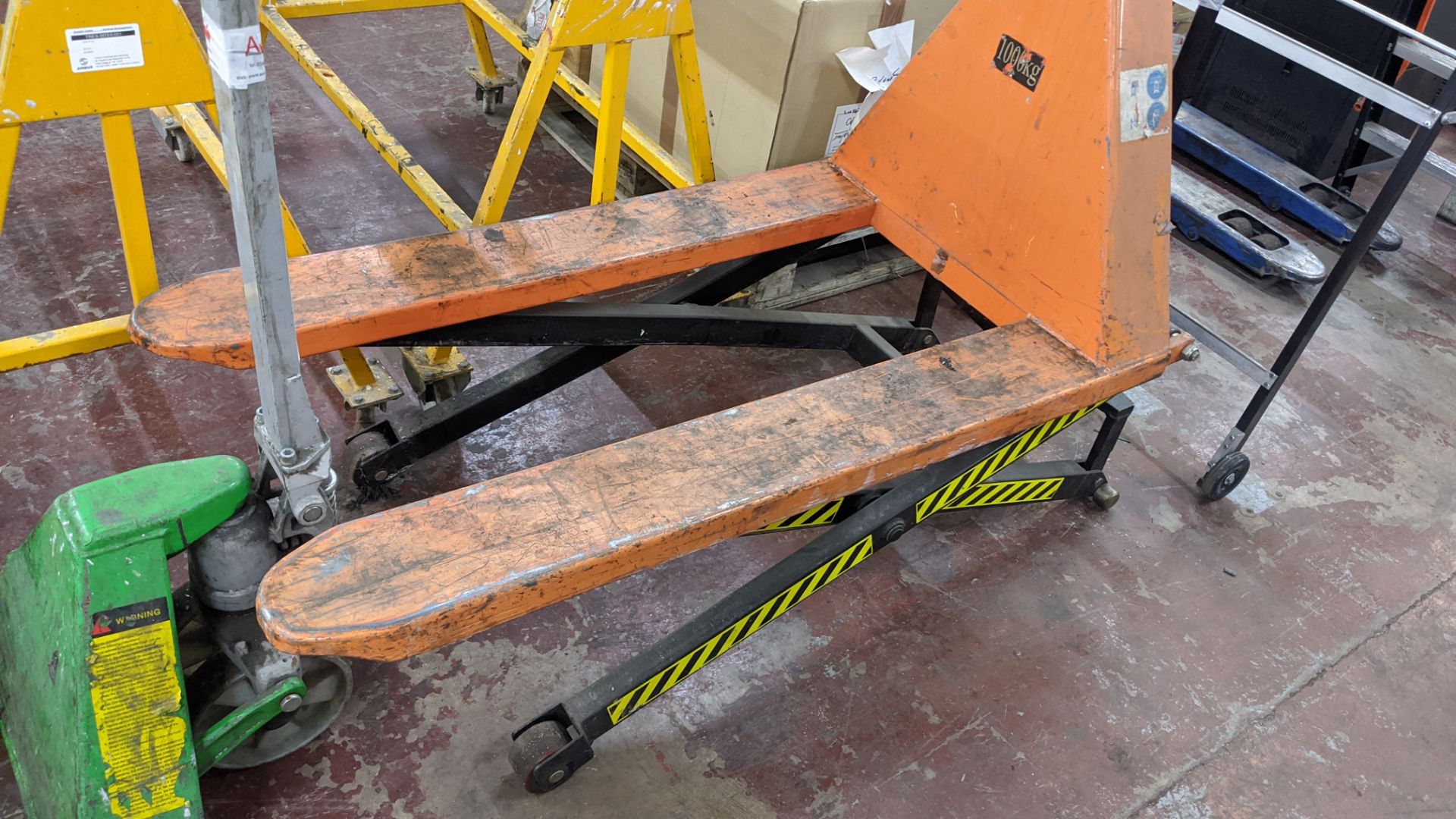 Scissor lift pallet truck - Image 6 of 7