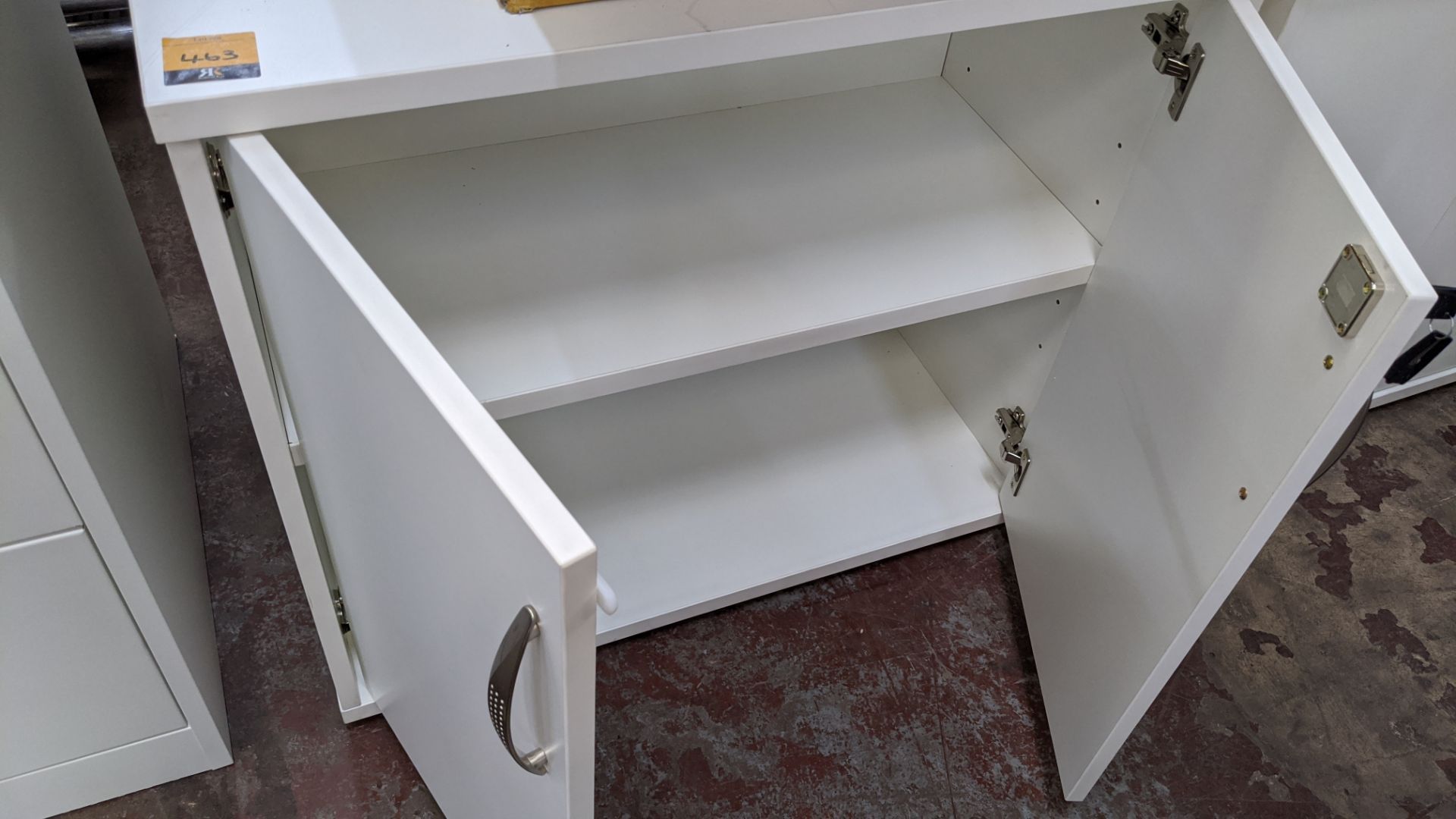 2 off desk height white 2-door office cupboards, with keys - Image 4 of 6