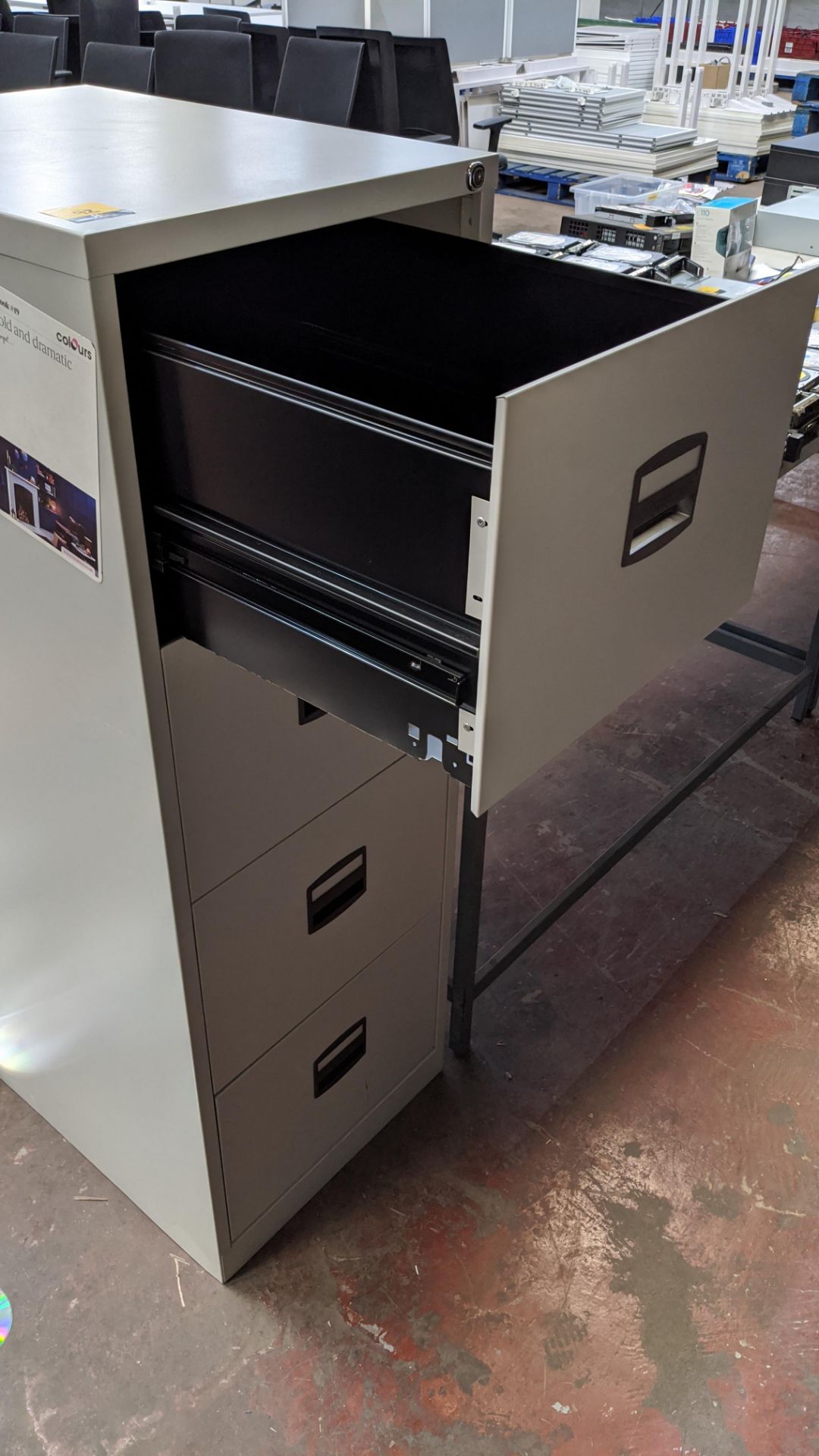 Grey metal 4-drawer filing cabinet - Image 3 of 4