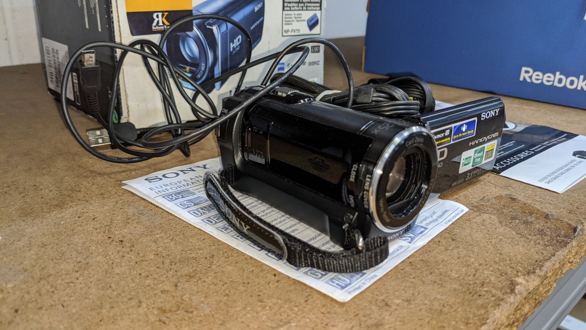 Sony Handycam video camera model HDR-CX115E including box, manual, cables & accessories - Image 3 of 8