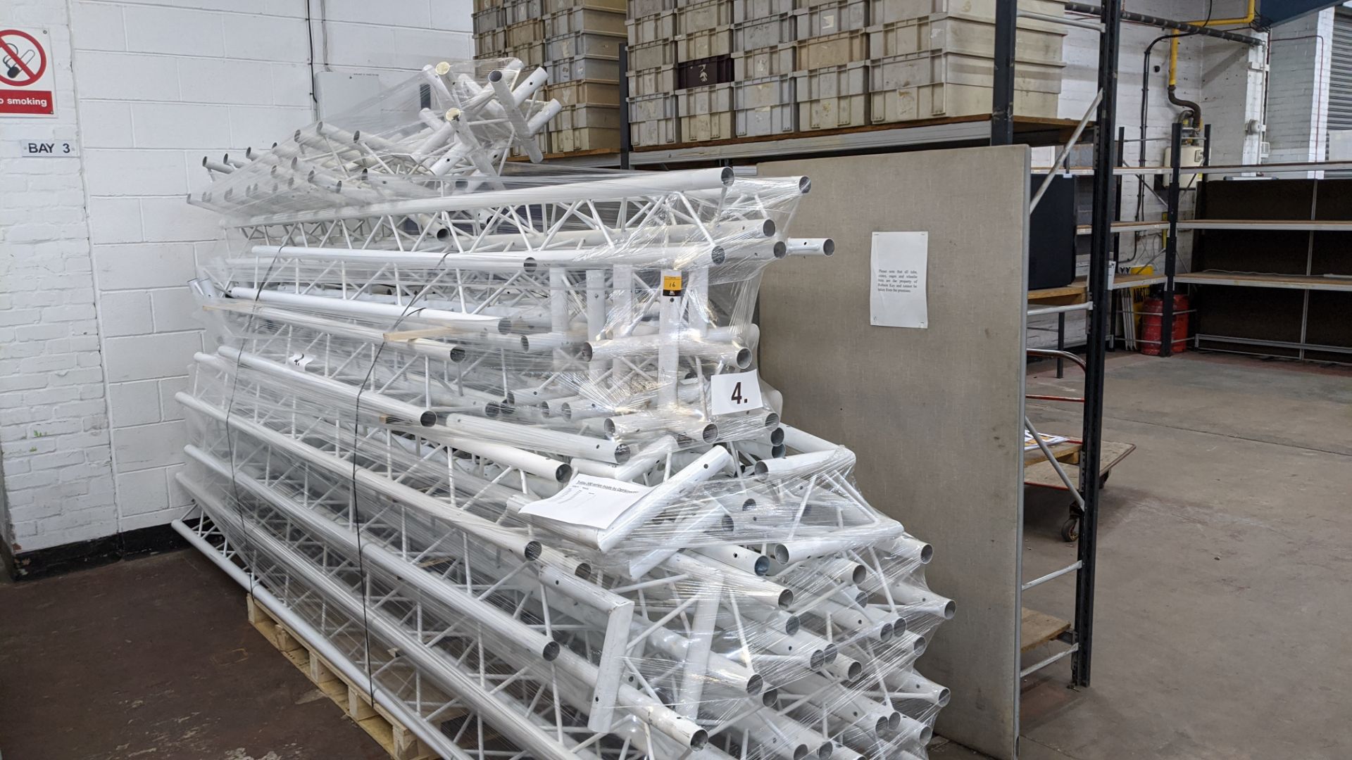 Optikinetics Trilite 200 Series Truss in white, comprising the following: 11 off 2TR4000, 2 off 2T